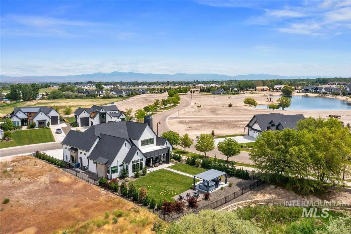 6509 Big Wood Way, Star, Idaho 83669, 4 Bedrooms, 4.5 Bathrooms, Residential For Sale, Price $1,299,000,MLS 98998008