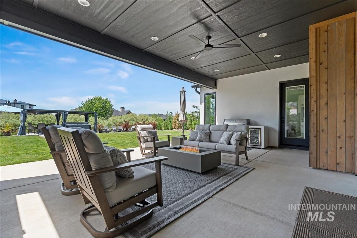 6509 Big Wood Way, Star, Idaho 83669, 4 Bedrooms, 4.5 Bathrooms, Residential For Sale, Price $1,299,000,MLS 98998008