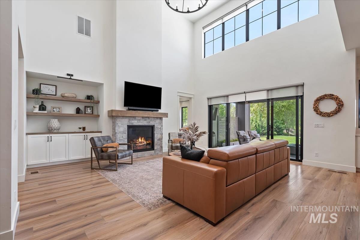 6509 Big Wood Way, Star, Idaho 83669, 4 Bedrooms, 4.5 Bathrooms, Residential For Sale, Price $1,299,000,MLS 98998008