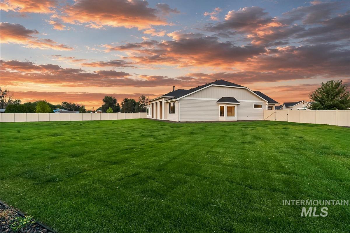 12124 October Glory St, Middleton, Idaho 83644, 3 Bedrooms, 3 Bathrooms, Residential For Sale, Price $869,900,MLS 98998011