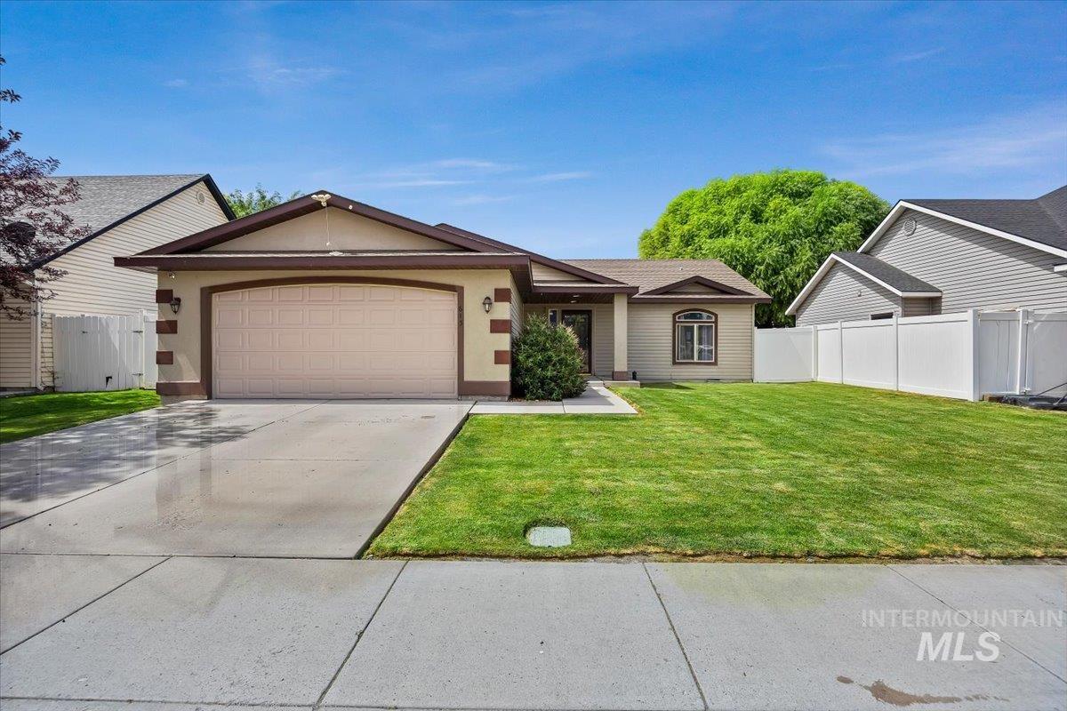 615 Garnet St., Twin Falls, Idaho 83301, 3 Bedrooms, 2 Bathrooms, Residential For Sale, Price $354,900,MLS 98998012
