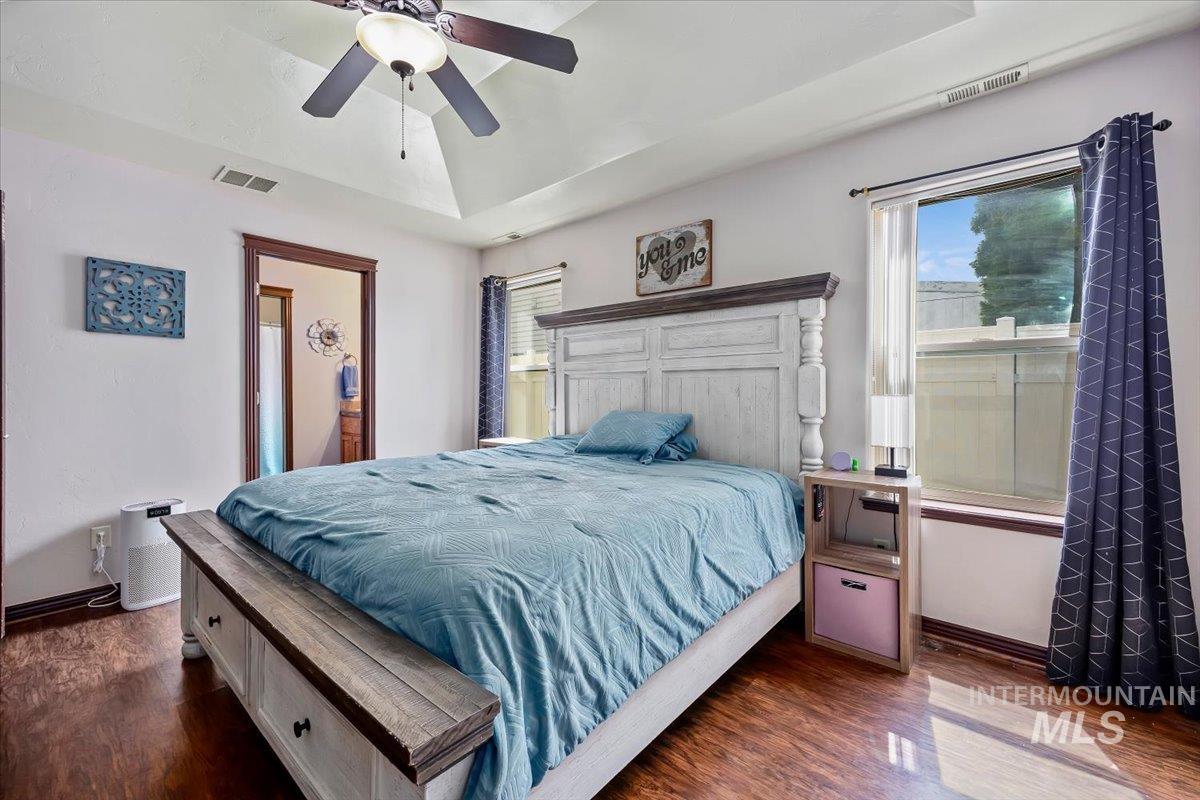 615 Garnet St., Twin Falls, Idaho 83301, 3 Bedrooms, 2 Bathrooms, Residential For Sale, Price $354,900,MLS 98998012