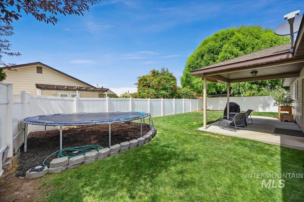 615 Garnet St., Twin Falls, Idaho 83301, 3 Bedrooms, 2 Bathrooms, Residential For Sale, Price $354,900,MLS 98998012