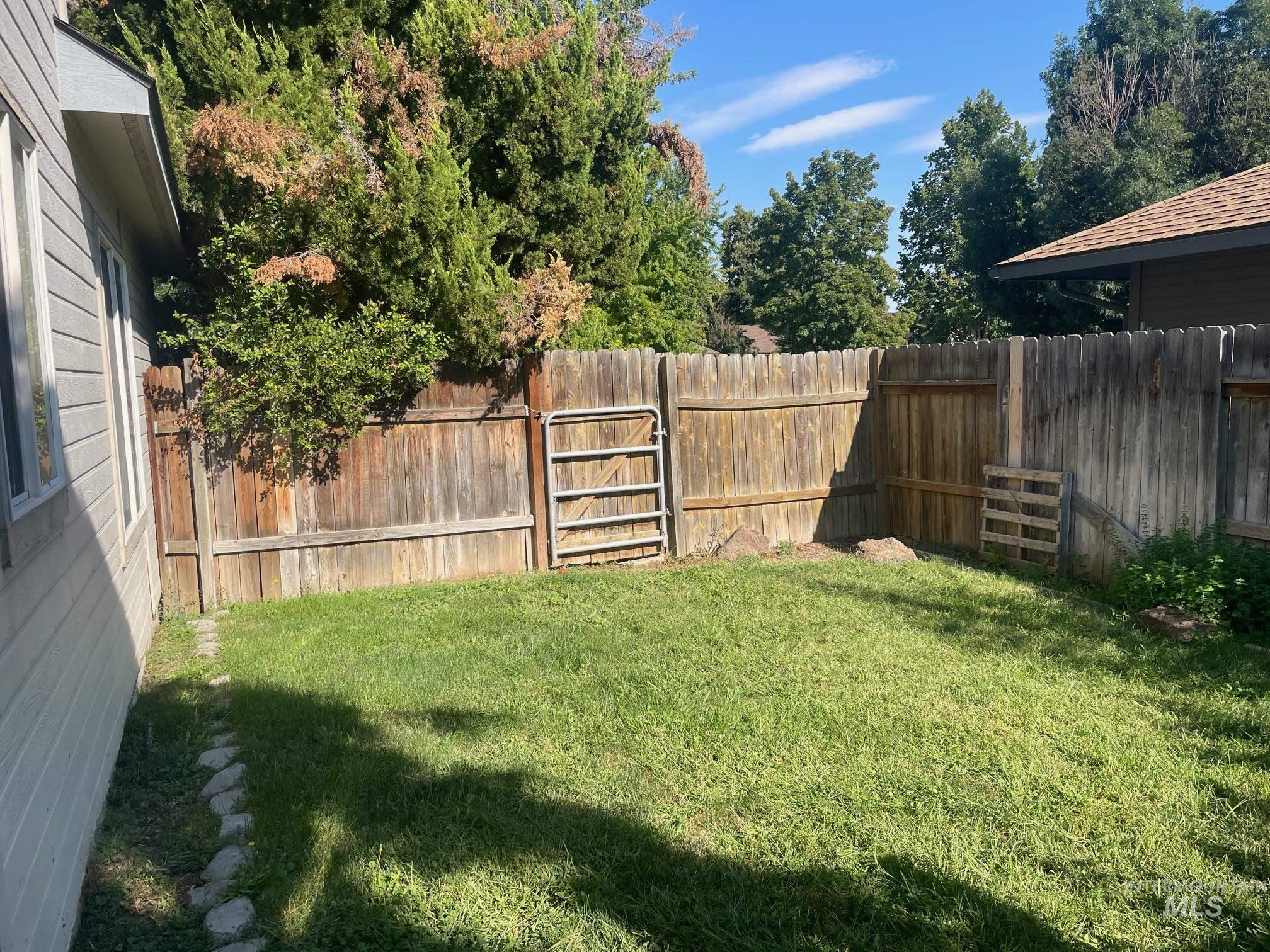 2301 N Swainson Ave, Meridian, Idaho 83646, 3 Bedrooms, 2.5 Bathrooms, Residential For Sale, Price $449,900,MLS 98998013