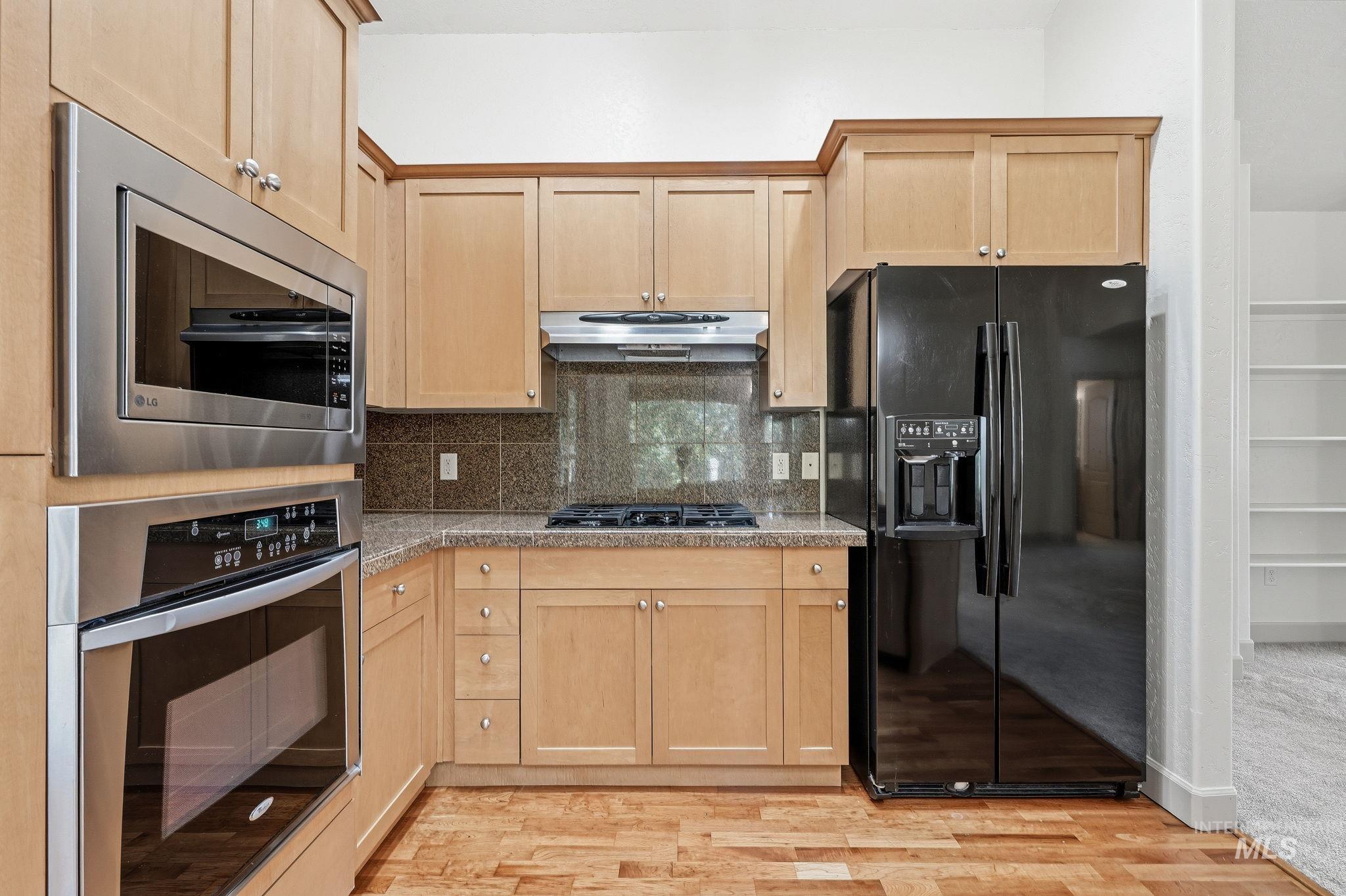 1136 E Winding Creek Dr, Eagle, Idaho 83616, 3 Bedrooms, 2 Bathrooms, Residential For Sale, Price $474,900,MLS 98998014