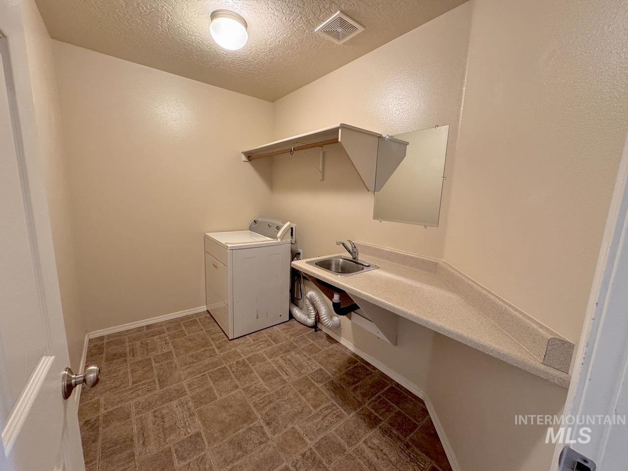 2237 W Lake Pointe Ct, Nampa, Idaho 83651, 3 Bedrooms, 2 Bathrooms, Residential For Sale, Price $389,989, 98998015