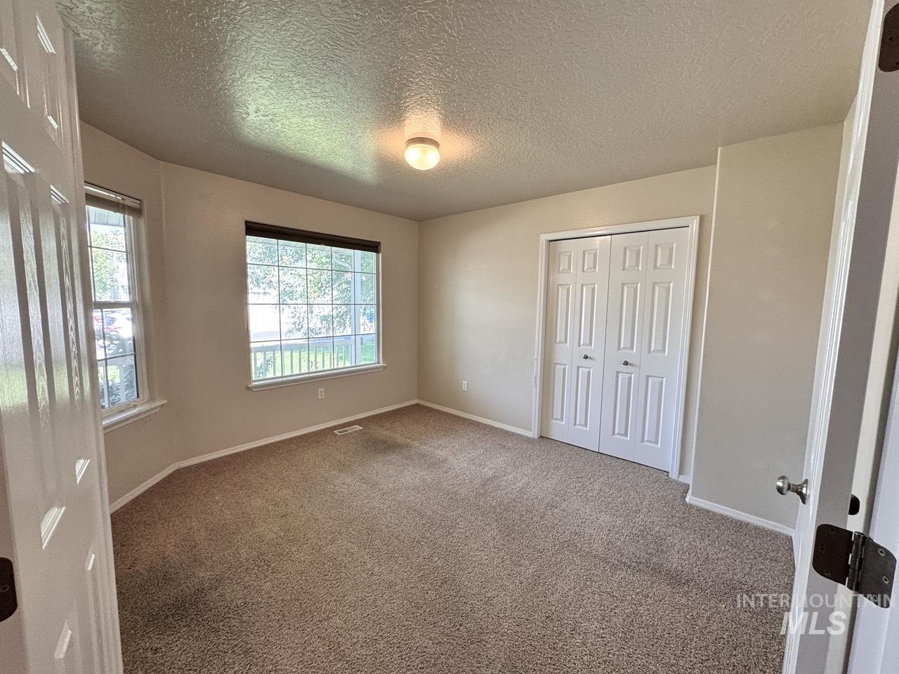 2237 W Lake Pointe Ct, Nampa, Idaho 83651, 3 Bedrooms, 2 Bathrooms, Residential For Sale, Price $389,989, 98998015
