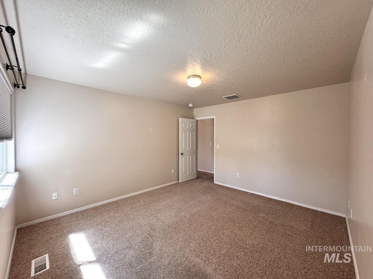2237 W Lake Pointe Ct, Nampa, Idaho 83651, 3 Bedrooms, 2 Bathrooms, Residential For Sale, Price $389,989, 98998015