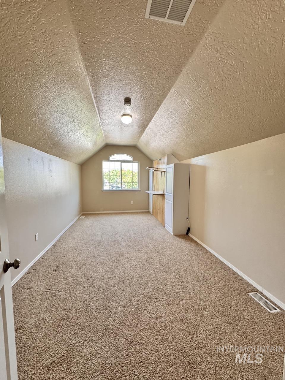 2237 W Lake Pointe Ct, Nampa, Idaho 83651, 3 Bedrooms, 2 Bathrooms, Residential For Sale, Price $389,989, 98998015