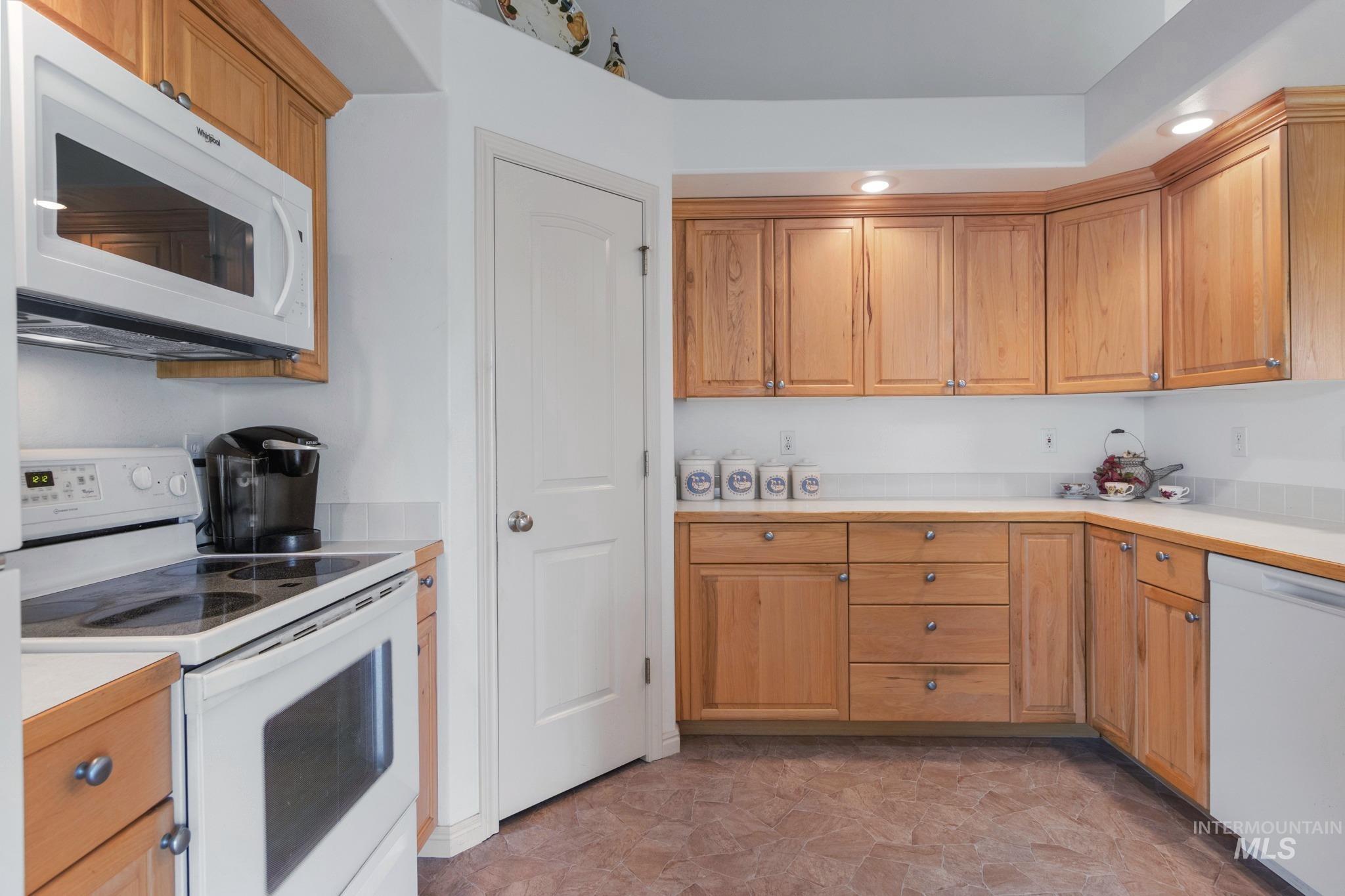 2150 W Stonefly Pl, Nampa, Idaho 83651, 3 Bedrooms, 2 Bathrooms, Residential For Sale, Price $390,000, 98998017