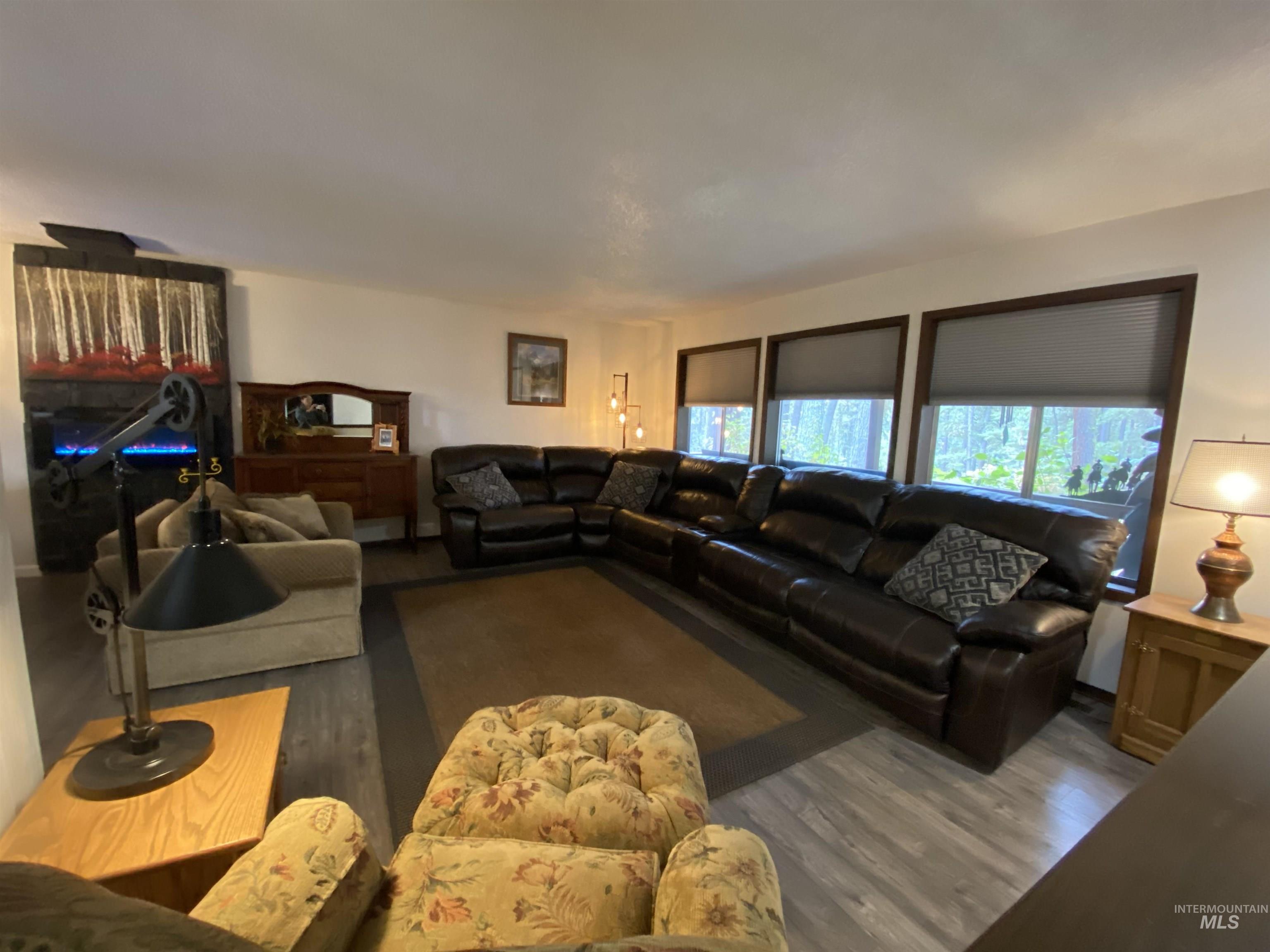 813 Camas St, Winchester, Idaho 83555, 4 Bedrooms, 3 Bathrooms, Residential For Sale, Price $479,000,MLS 98998018
