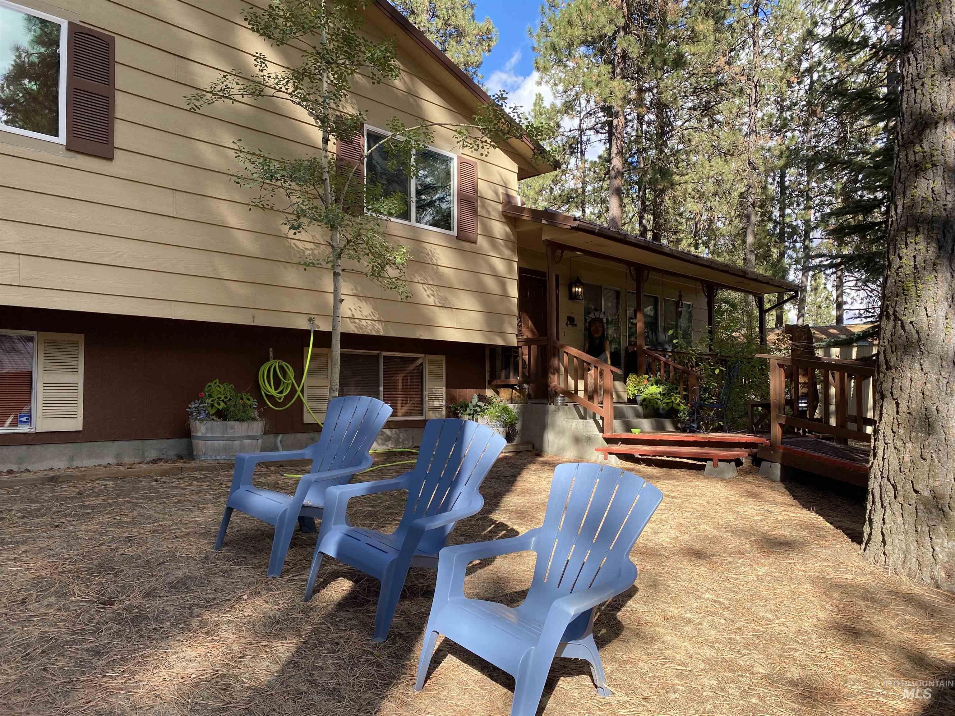 813 Camas St, Winchester, Idaho 83555, 4 Bedrooms, 3 Bathrooms, Residential For Sale, Price $479,000,MLS 98998018