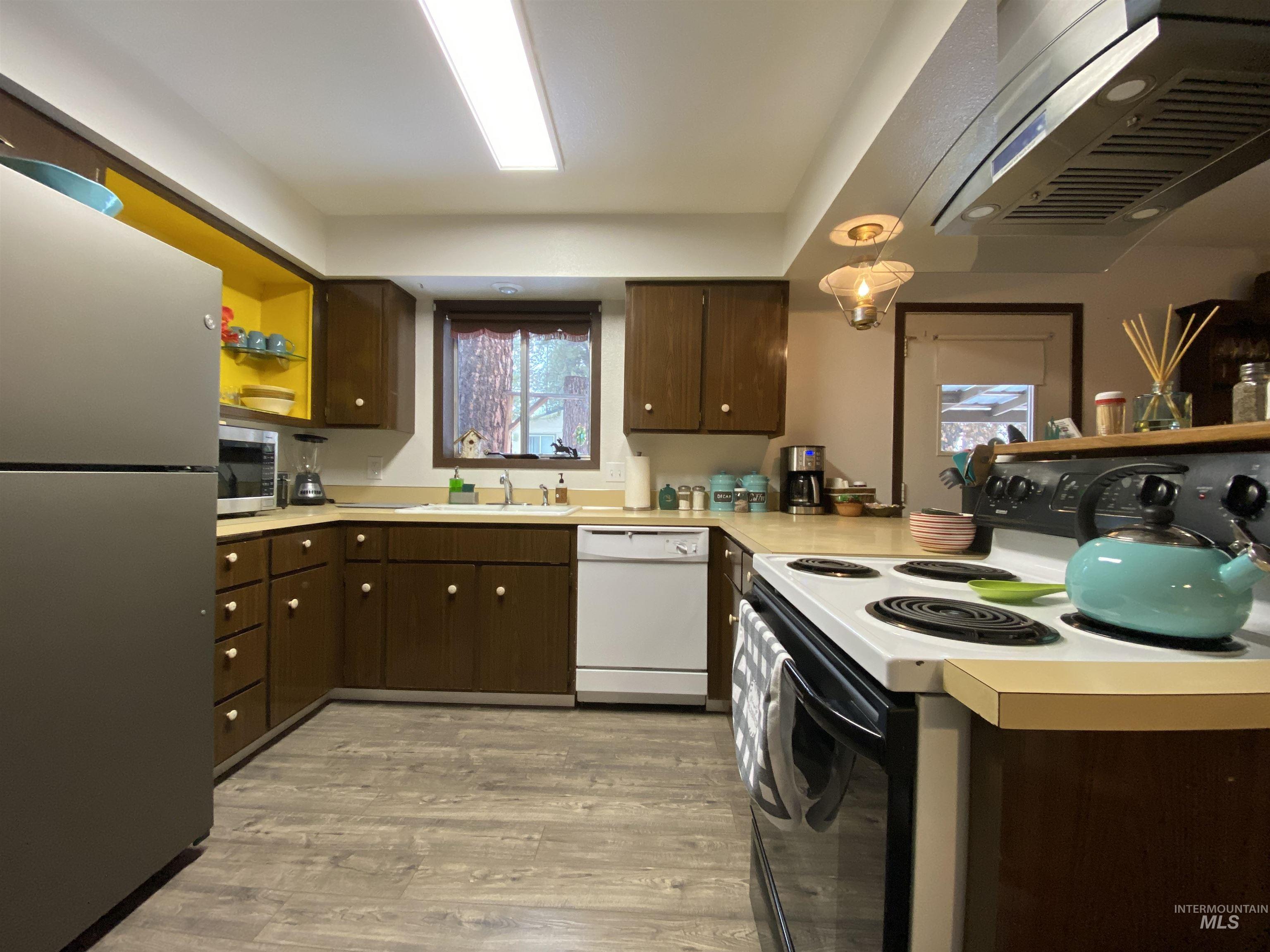 813 Camas St, Winchester, Idaho 83555, 4 Bedrooms, 3 Bathrooms, Residential For Sale, Price $479,000,MLS 98998018