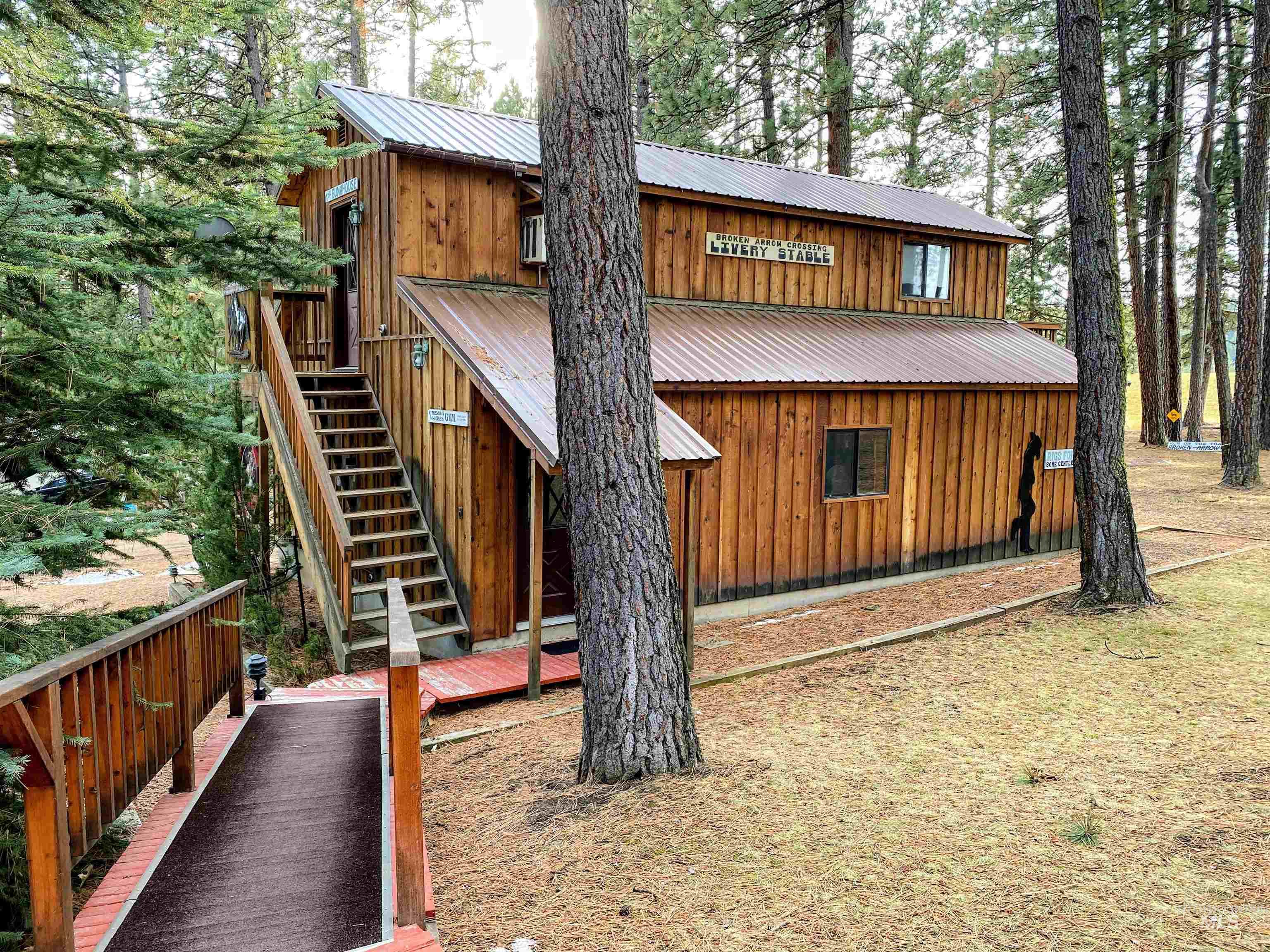 813 Camas St, Winchester, Idaho 83555, 4 Bedrooms, 3 Bathrooms, Residential For Sale, Price $479,000,MLS 98998018