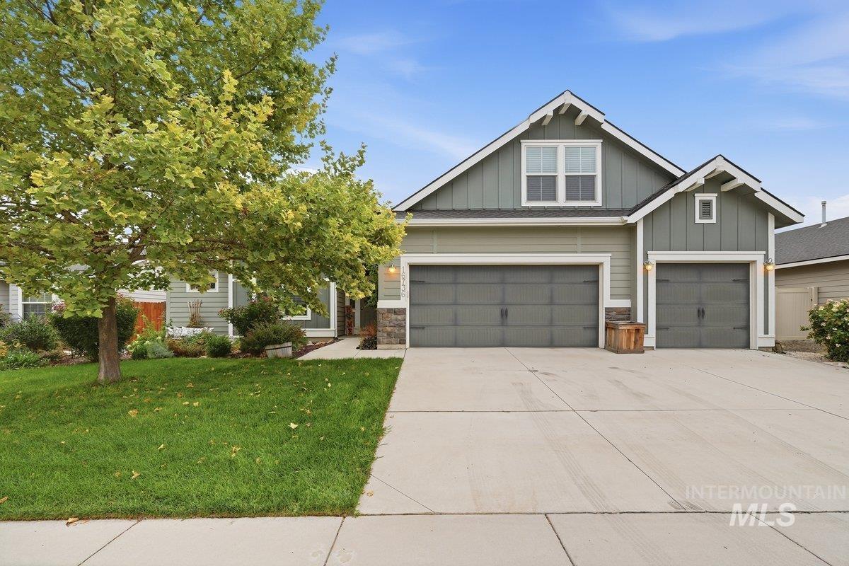 16736 N Fielding Way, Nampa, Idaho 83687, 4 Bedrooms, 2 Bathrooms, Residential For Sale, Price $549,900, 98998022