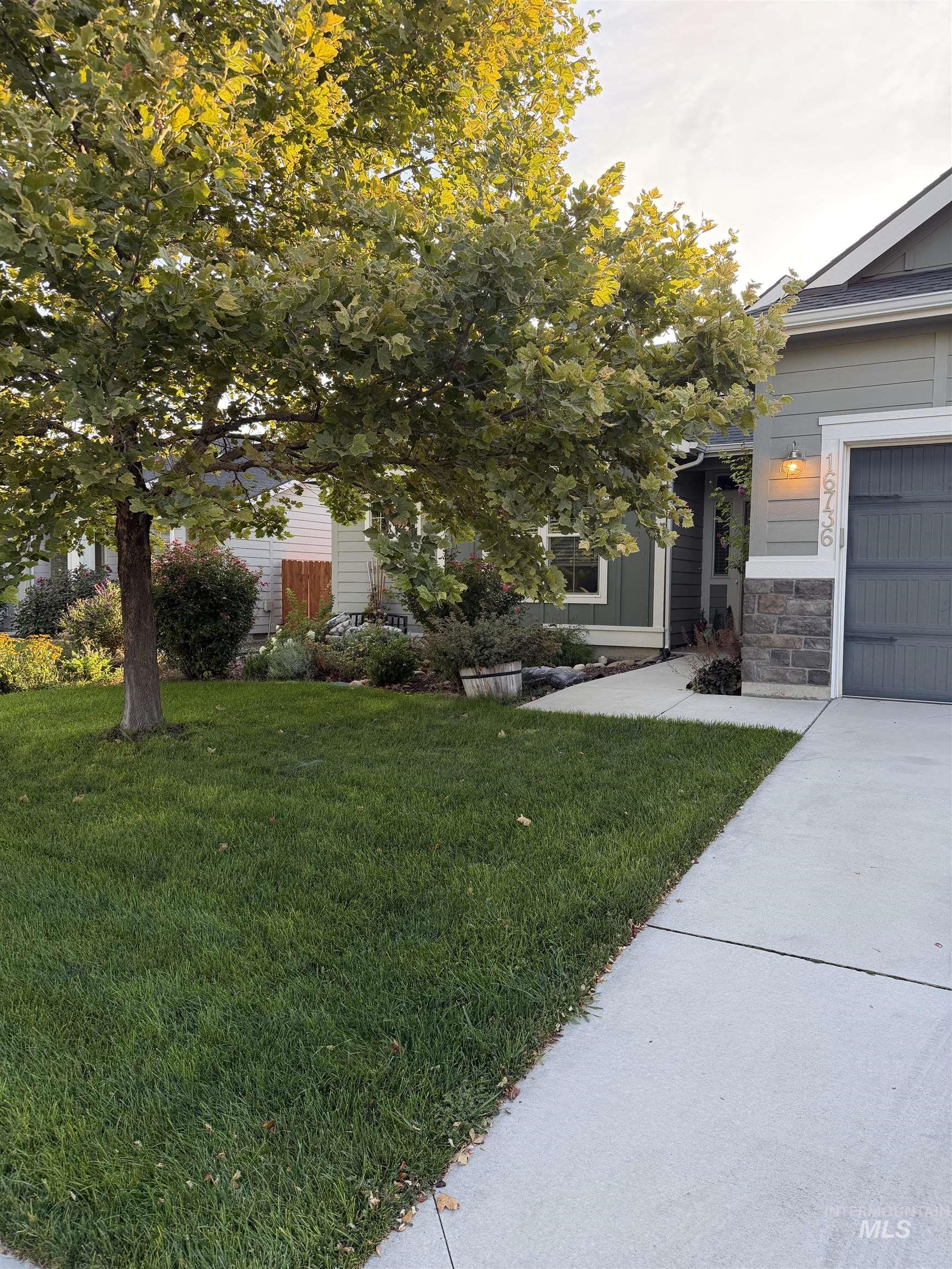 16736 N Fielding Way, Nampa, Idaho 83687, 4 Bedrooms, 2 Bathrooms, Residential For Sale, Price $549,900,MLS 98998022