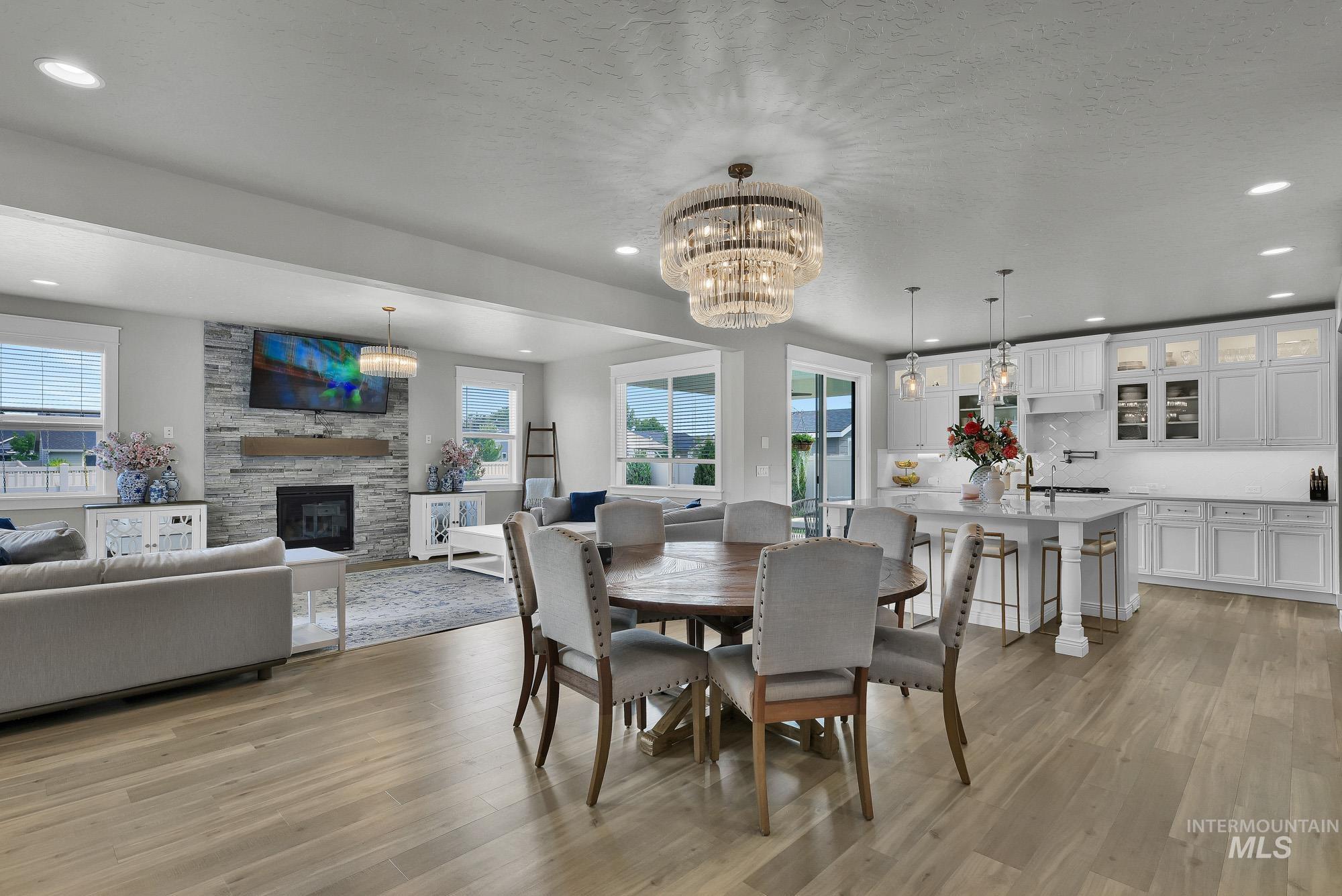 6082 E Canyon Crossing Dr., Nampa, Idaho 83687, 5 Bedrooms, 3 Bathrooms, Residential For Sale, Price $699,900, 98998024