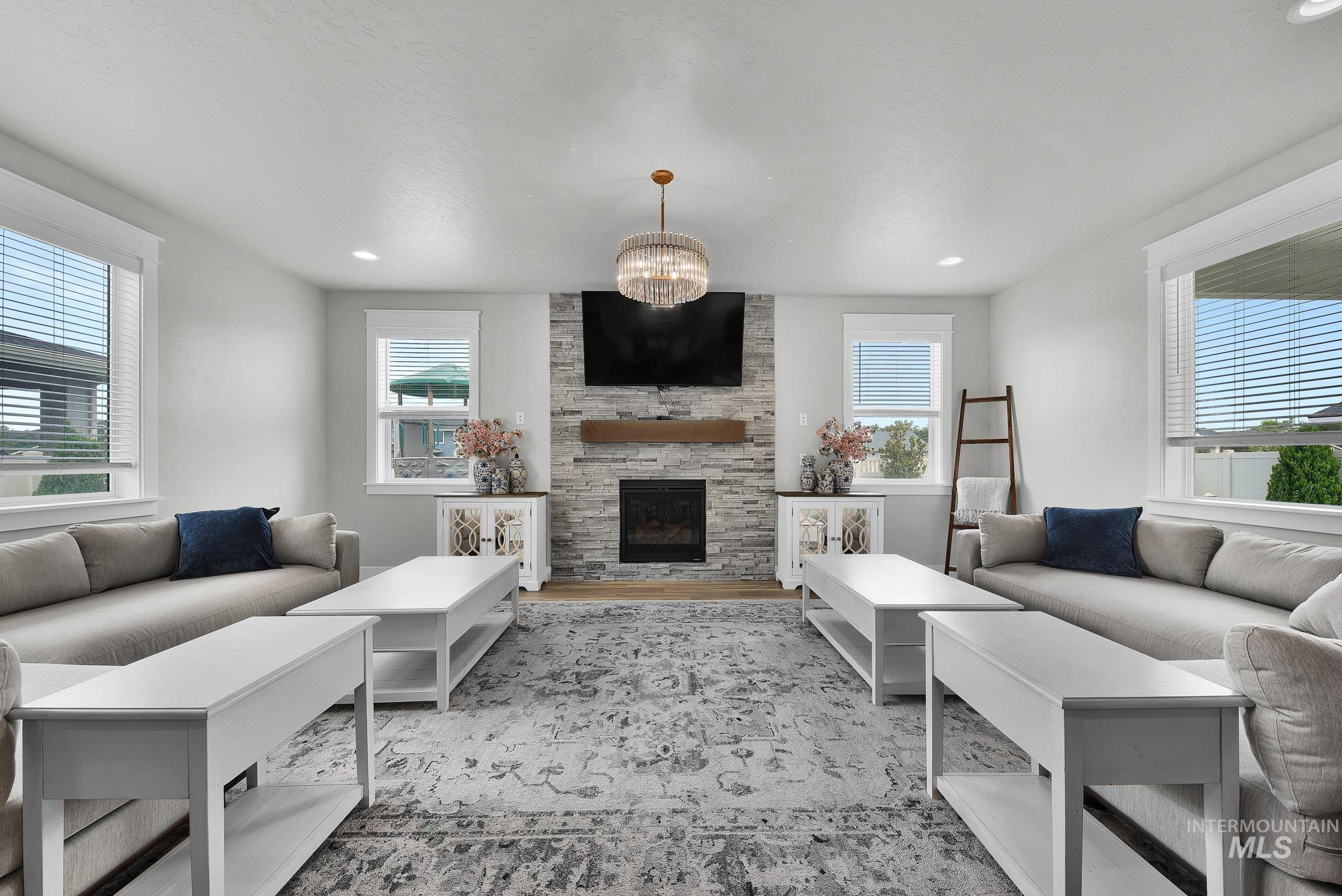 6082 E Canyon Crossing Dr., Nampa, Idaho 83687, 5 Bedrooms, 3 Bathrooms, Residential For Sale, Price $699,900, 98998024