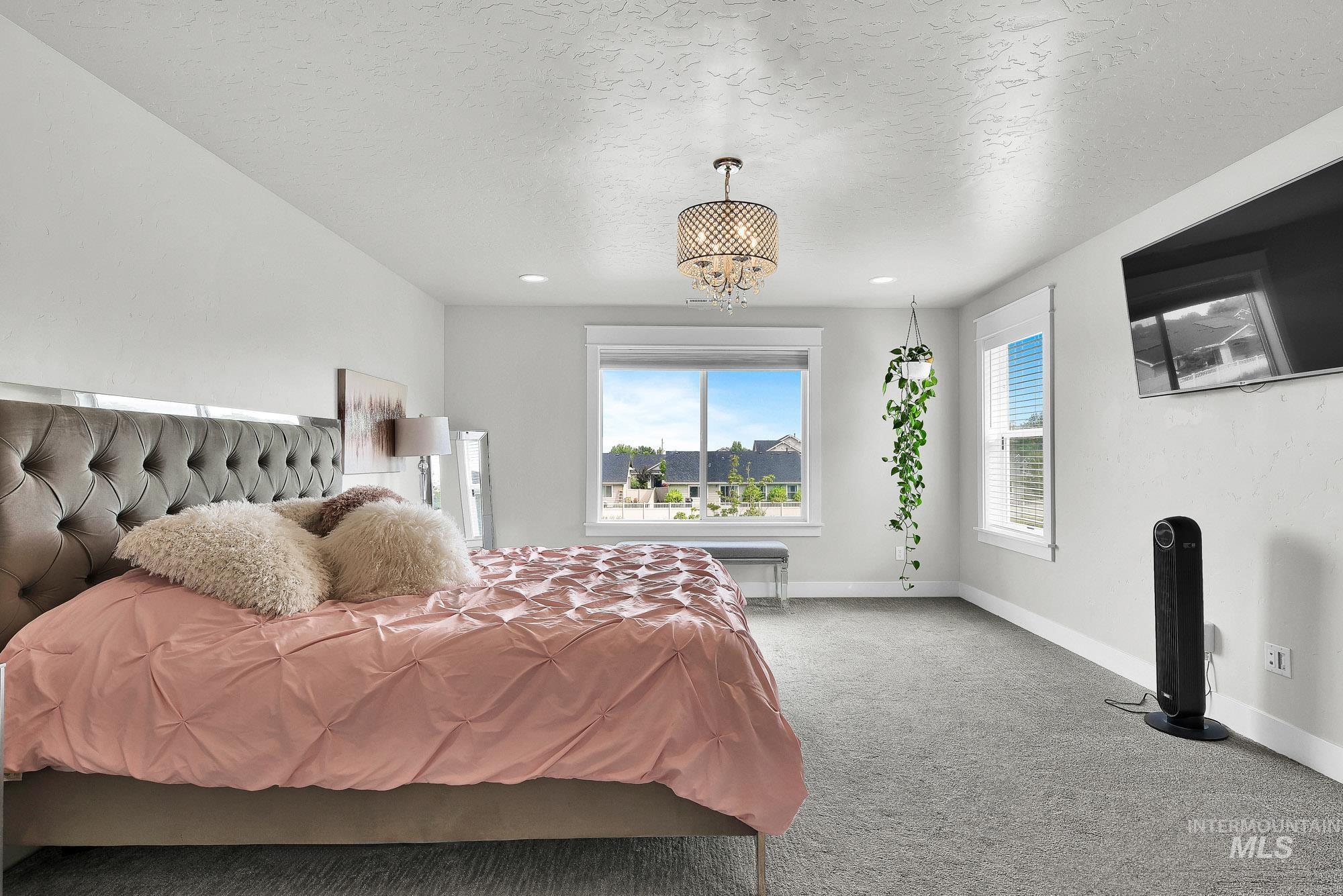 6082 E Canyon Crossing Dr., Nampa, Idaho 83687, 5 Bedrooms, 3 Bathrooms, Residential For Sale, Price $699,900, 98998024