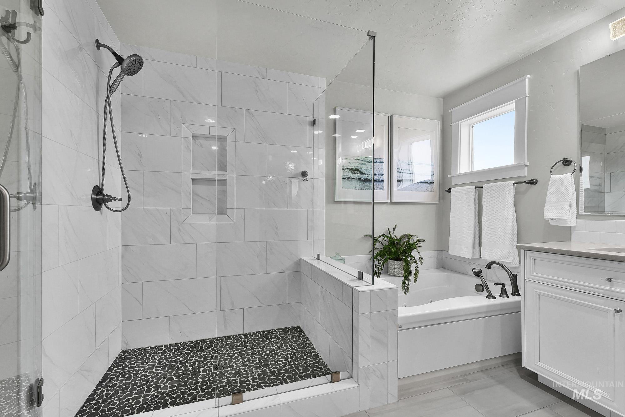 6082 E Canyon Crossing Dr., Nampa, Idaho 83687, 5 Bedrooms, 3 Bathrooms, Residential For Sale, Price $699,900, 98998024