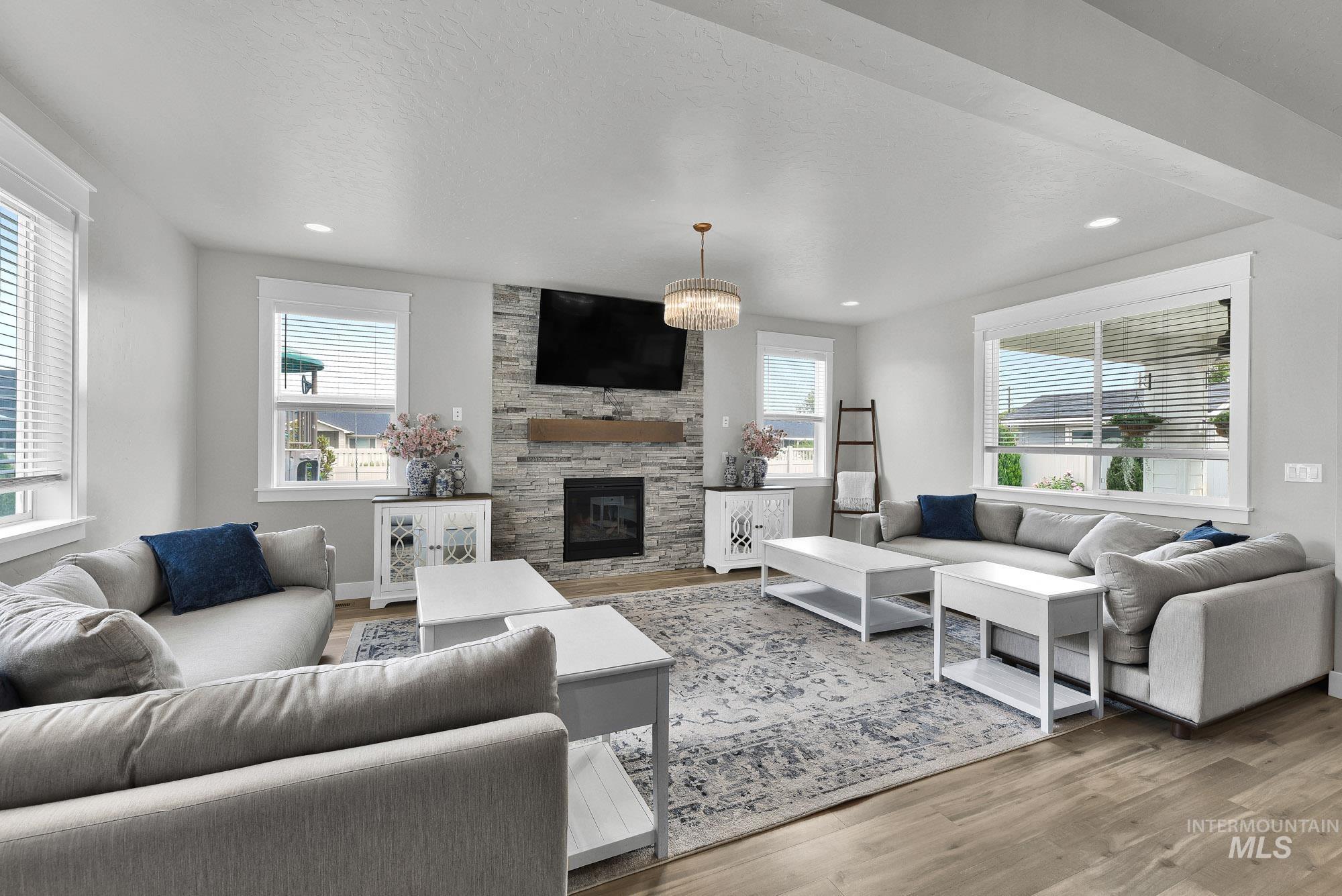 6082 E Canyon Crossing Dr., Nampa, Idaho 83687, 5 Bedrooms, 3 Bathrooms, Residential For Sale, Price $699,900, 98998024