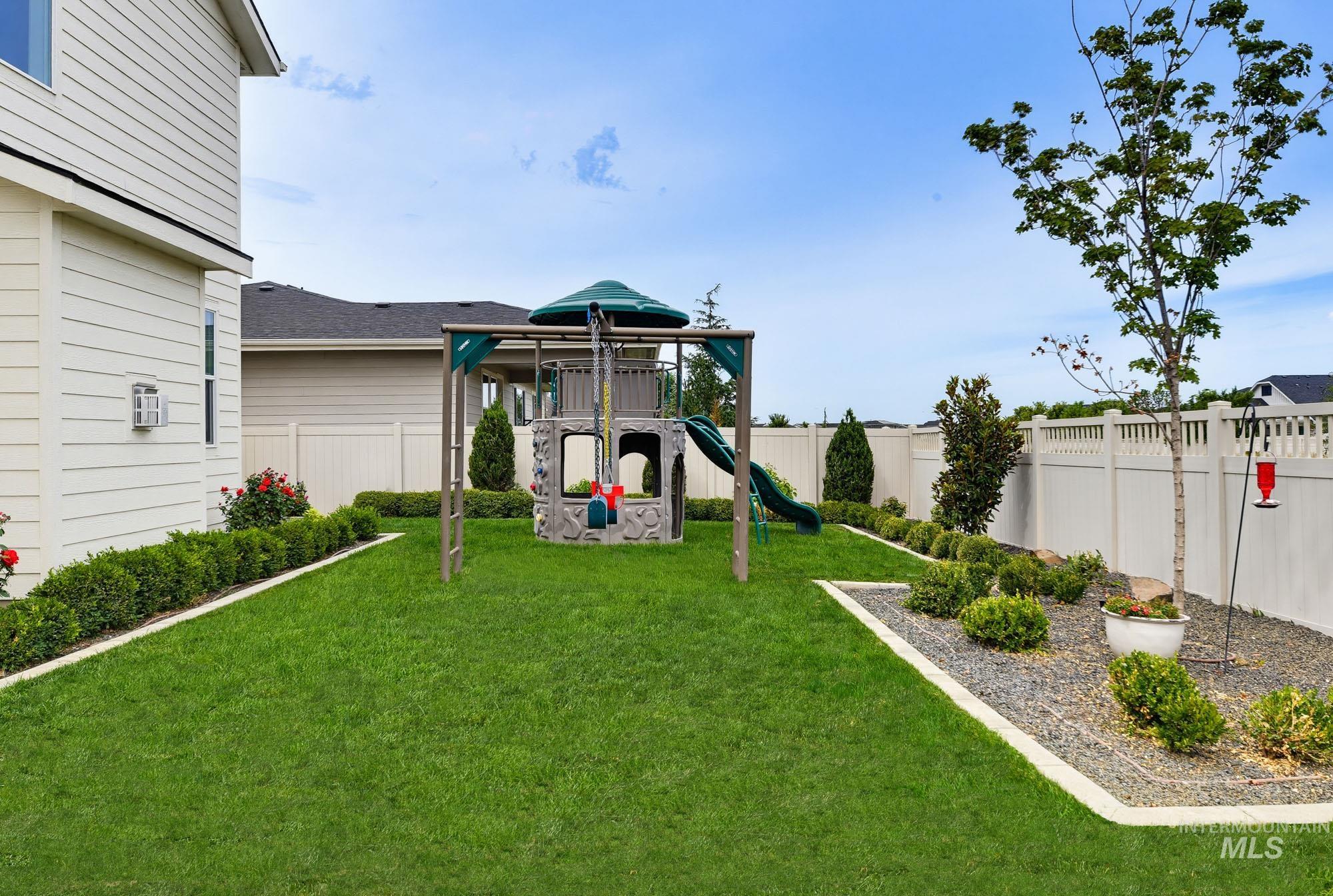 6082 E Canyon Crossing Dr., Nampa, Idaho 83687, 5 Bedrooms, 3 Bathrooms, Residential For Sale, Price $699,900, 98998024