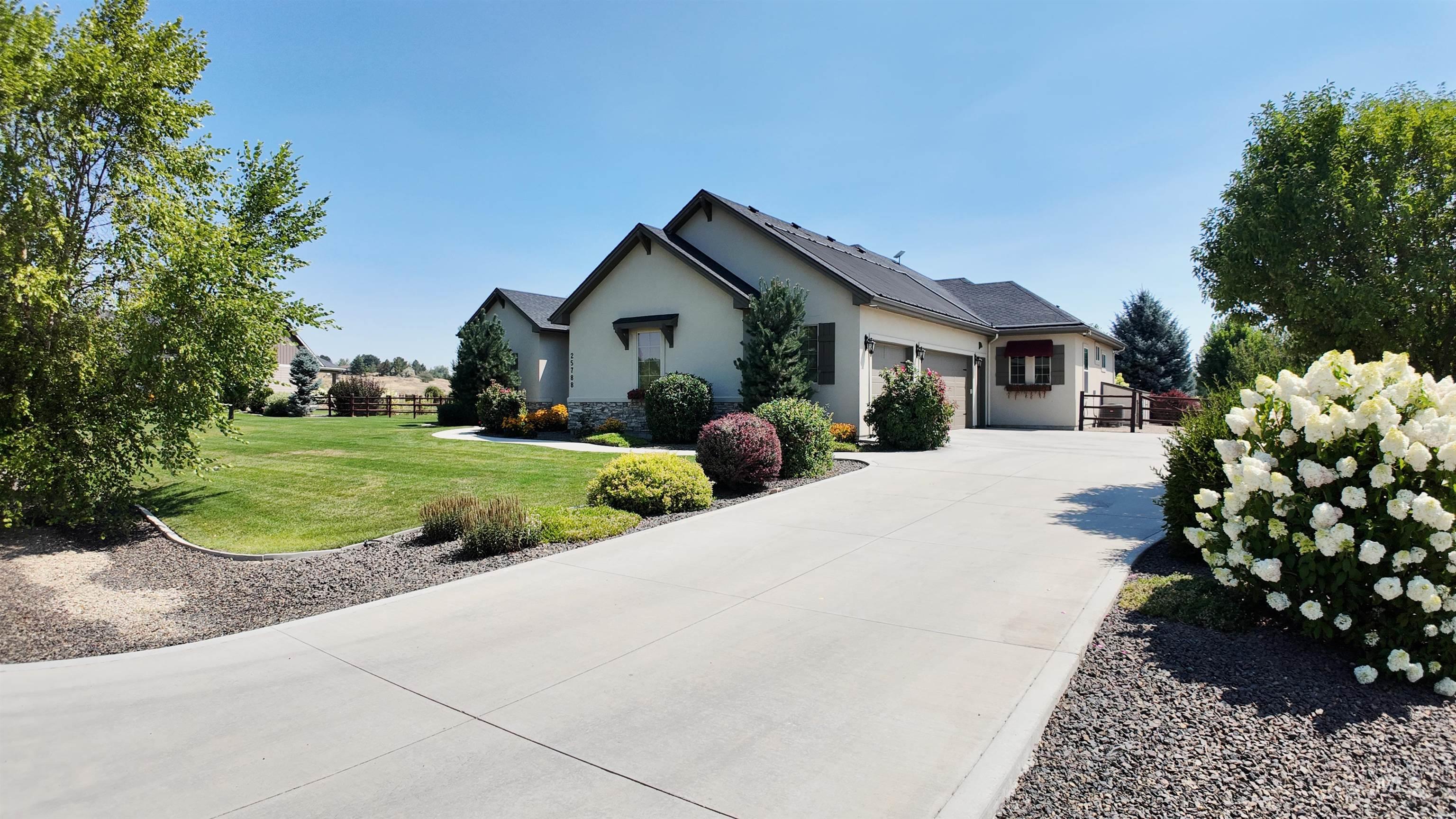 25788 Amble Way, Middleton, Idaho 83644, 4 Bedrooms, 2.5 Bathrooms, Residential For Sale, Price $1,300,000,MLS 98998025