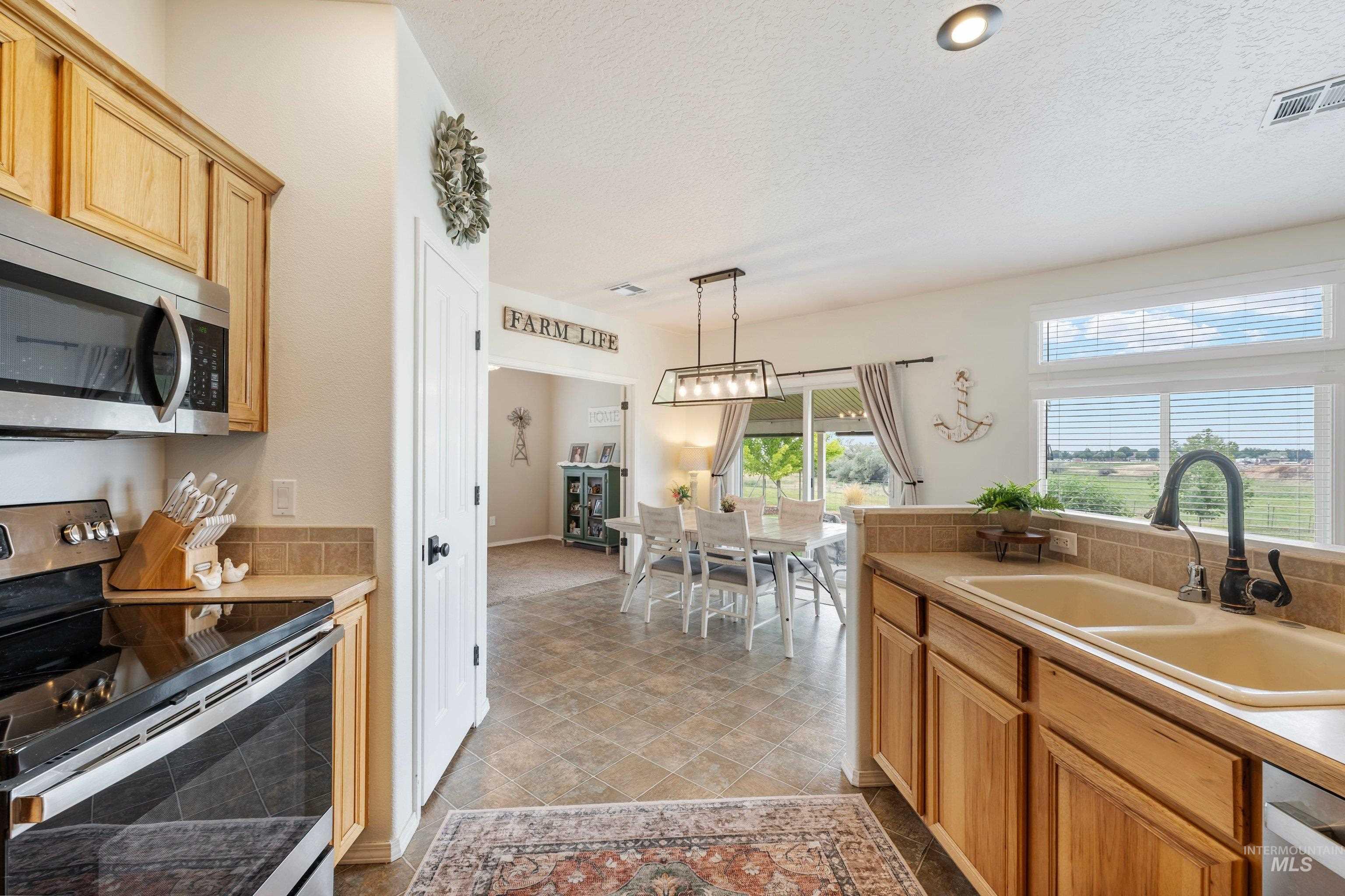35 S Pit Lane, Nampa, Idaho 83687, 3 Bedrooms, 2 Bathrooms, Residential For Sale, Price $765,000, 98998028