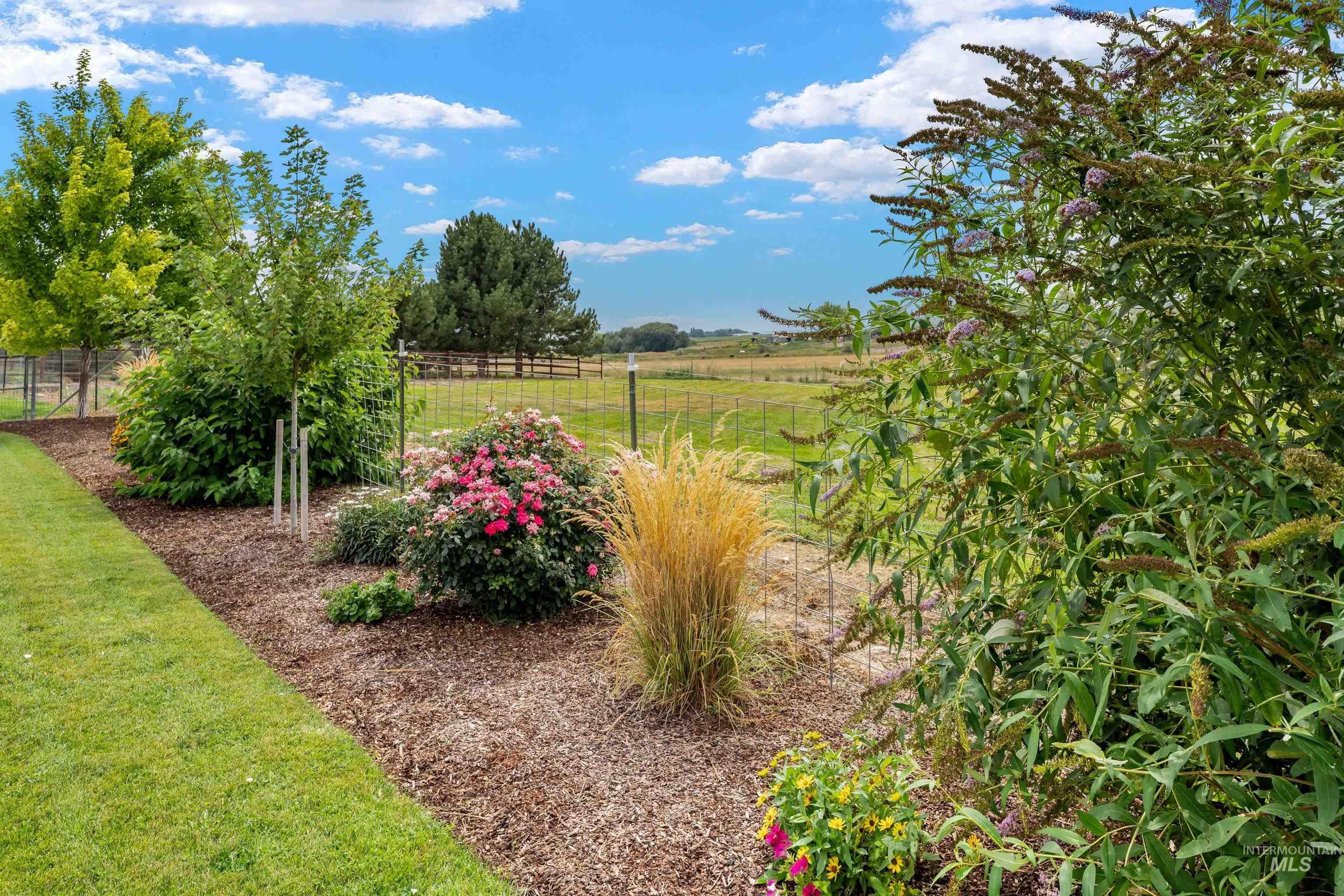 35 S Pit Lane, Nampa, Idaho 83687, 3 Bedrooms, 2 Bathrooms, Residential For Sale, Price $765,000, 98998028