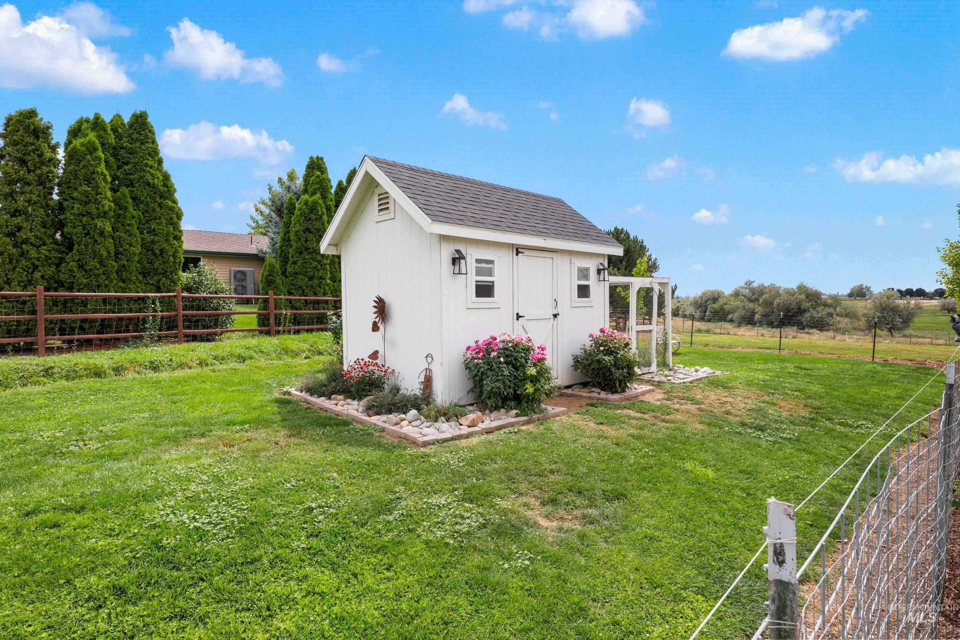 35 S Pit Lane, Nampa, Idaho 83687, 3 Bedrooms, 2 Bathrooms, Residential For Sale, Price $765,000, 98998028