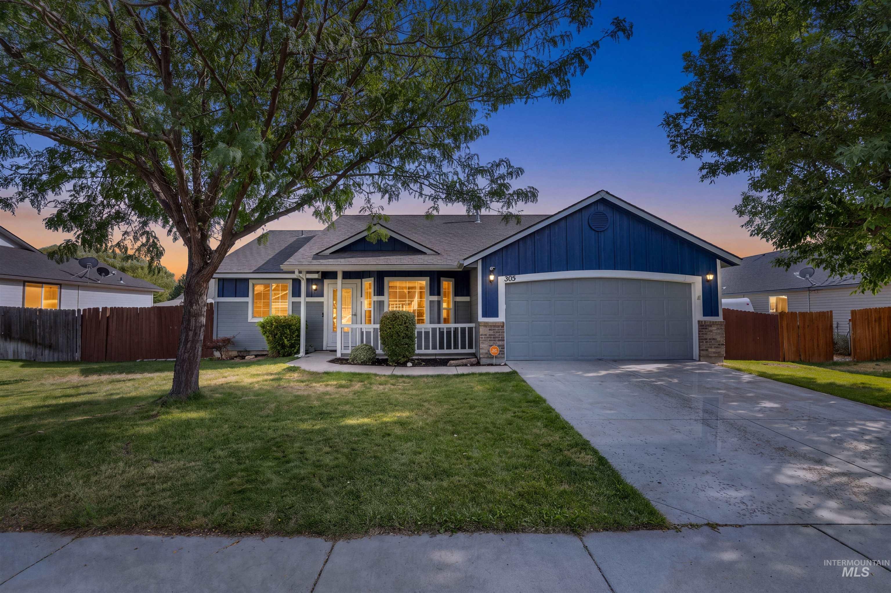 305 W Quaking Aspen Ln., Kuna, Idaho 83634, 3 Bedrooms, 2 Bathrooms, Residential For Sale, Price $399,500,MLS 98998029