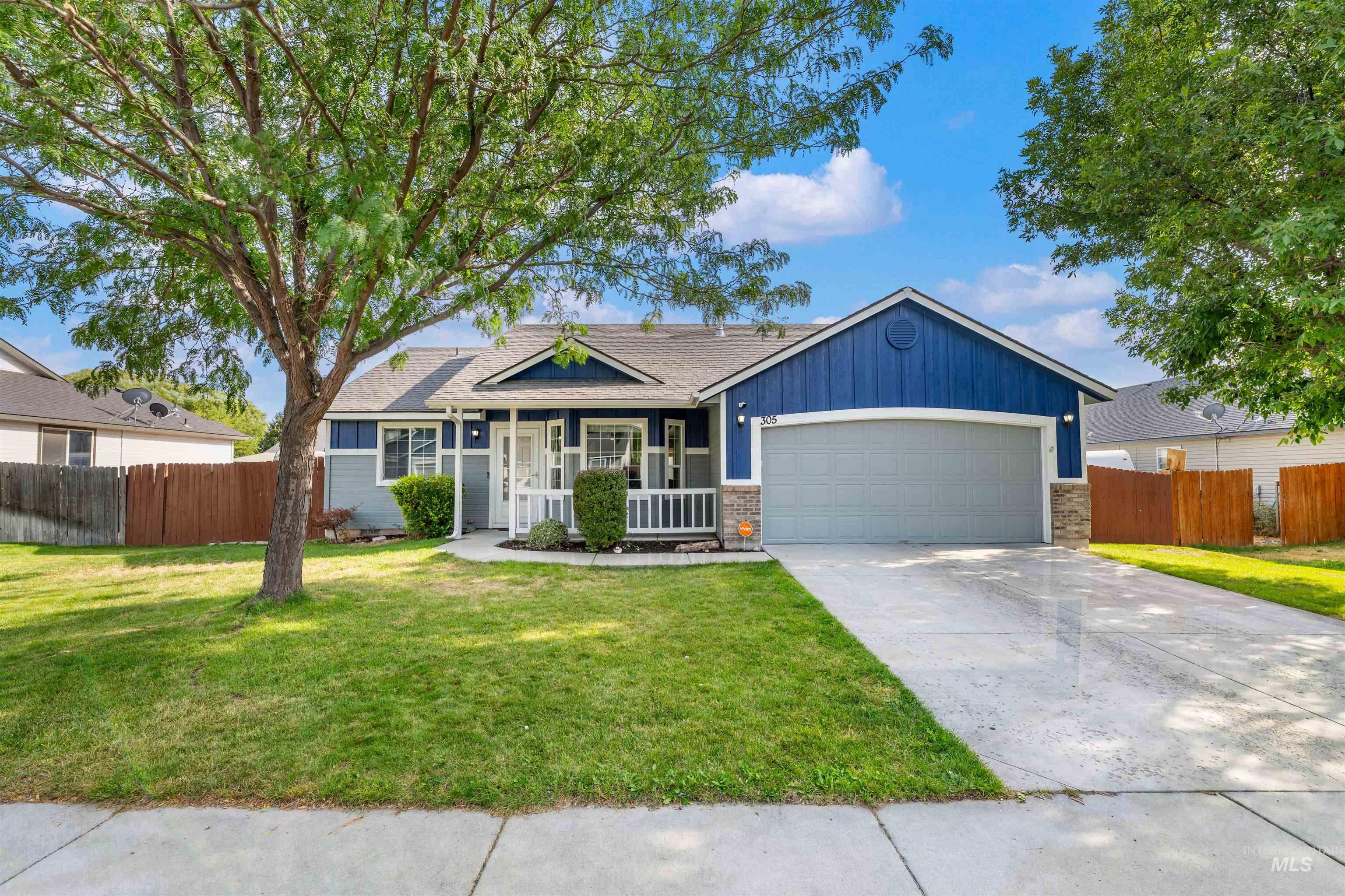 305 W Quaking Aspen Ln., Kuna, Idaho 83634, 3 Bedrooms, 2 Bathrooms, Residential For Sale, Price $399,500,MLS 98998029