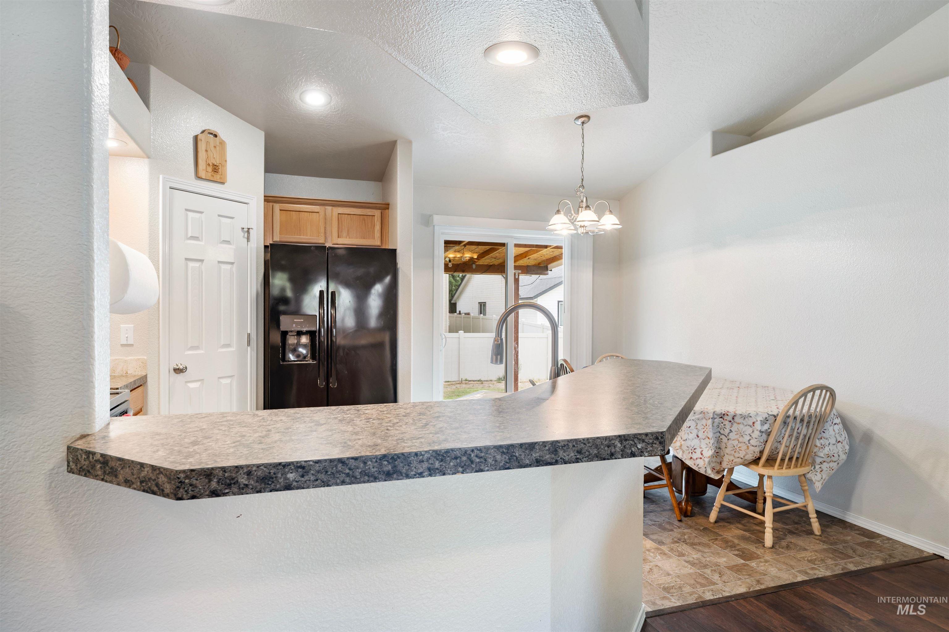 305 W Quaking Aspen Ln., Kuna, Idaho 83634, 3 Bedrooms, 2 Bathrooms, Residential For Sale, Price $399,500,MLS 98998029