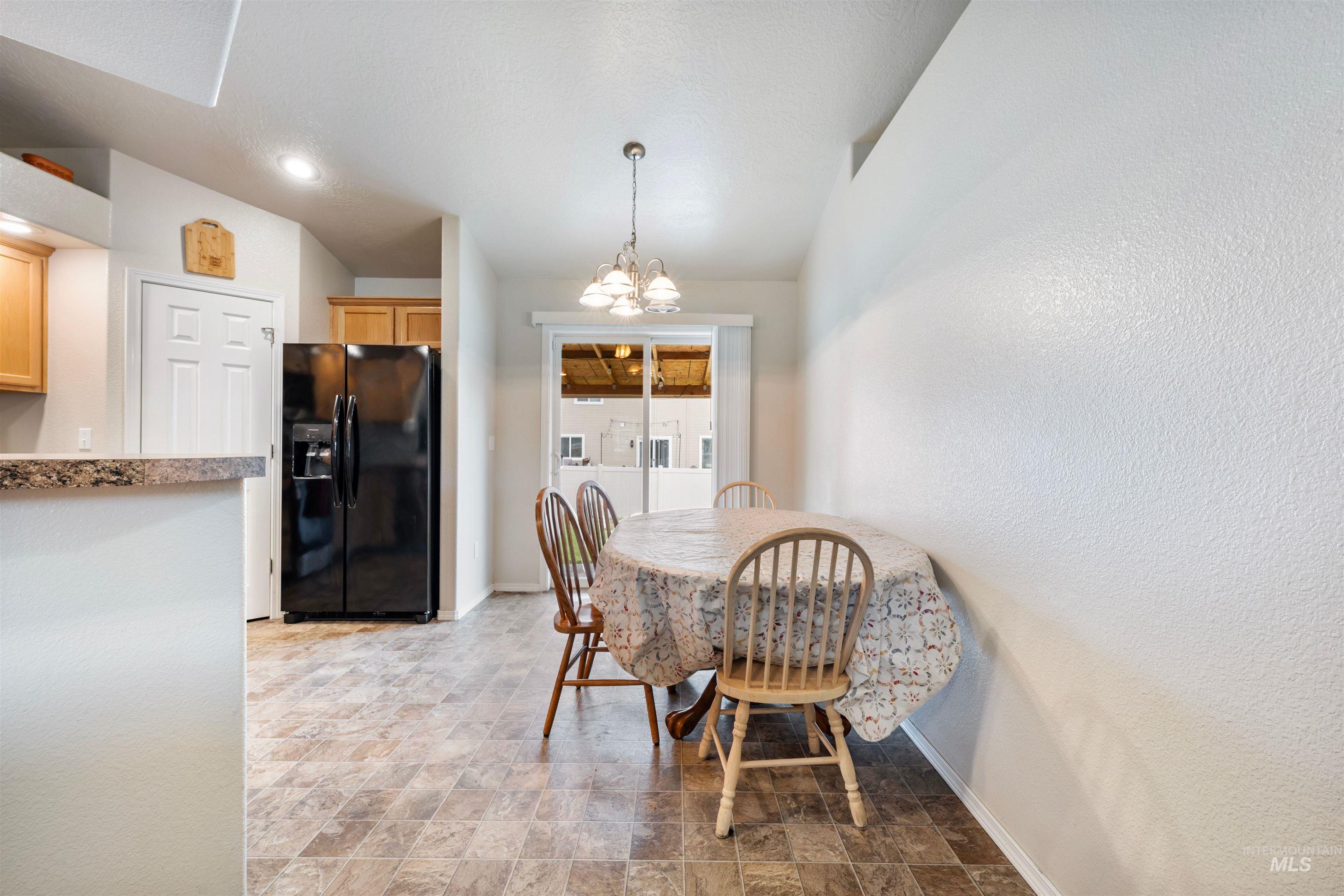 305 W Quaking Aspen Ln., Kuna, Idaho 83634, 3 Bedrooms, 2 Bathrooms, Residential For Sale, Price $399,500,MLS 98998029