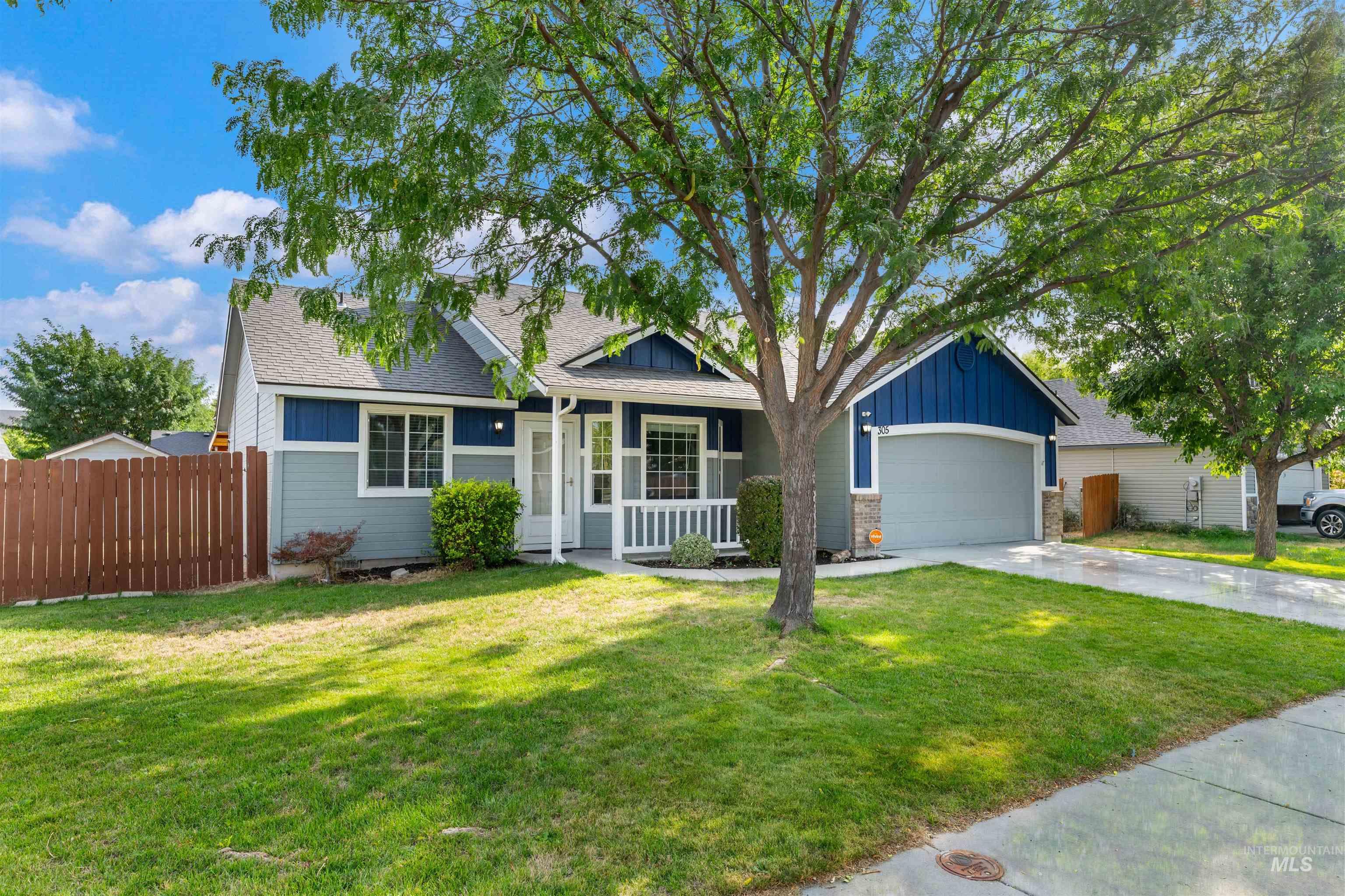 305 W Quaking Aspen Ln., Kuna, Idaho 83634, 3 Bedrooms, 2 Bathrooms, Residential For Sale, Price $399,500,MLS 98998029