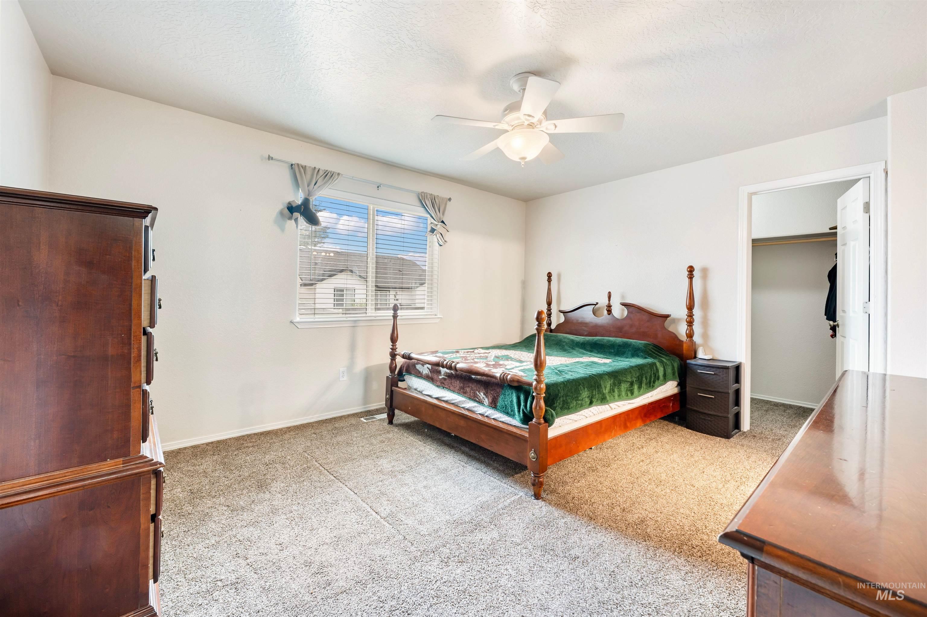 305 W Quaking Aspen Ln., Kuna, Idaho 83634, 3 Bedrooms, 2 Bathrooms, Residential For Sale, Price $399,500,MLS 98998029