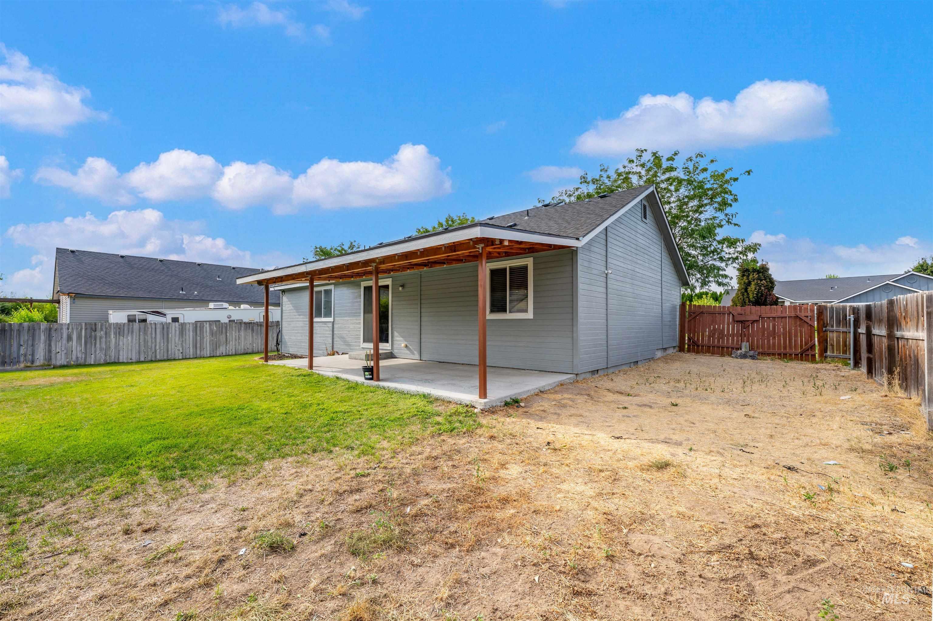 305 W Quaking Aspen Ln., Kuna, Idaho 83634, 3 Bedrooms, 2 Bathrooms, Residential For Sale, Price $399,500,MLS 98998029