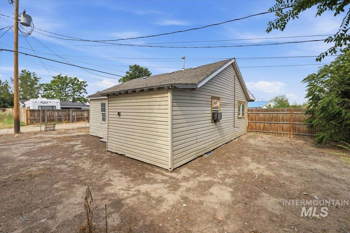 716 N 2nd Ave, Caldwell, Idaho 83605, 2 Bedrooms, 1 Bathroom, Residential For Sale, Price $185,000, 98998030