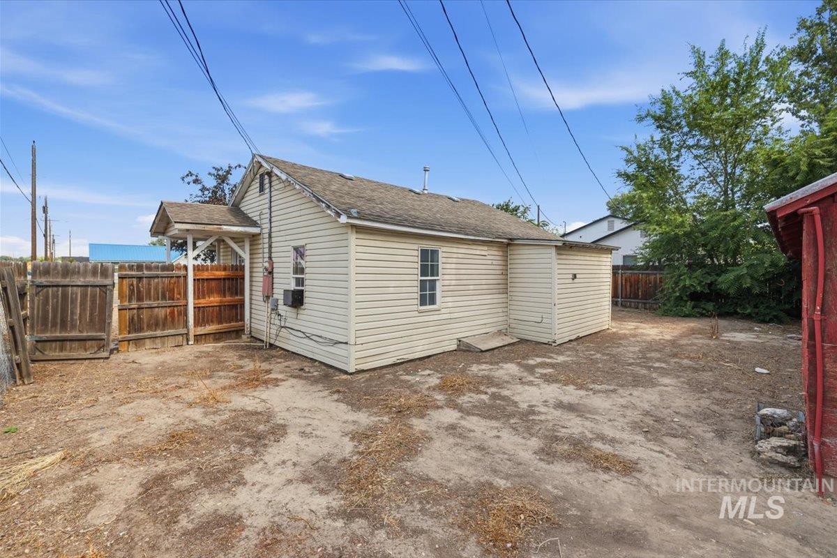 716 N 2nd Ave, Caldwell, Idaho 83605, 2 Bedrooms, 1 Bathroom, Residential For Sale, Price $185,000, 98998030