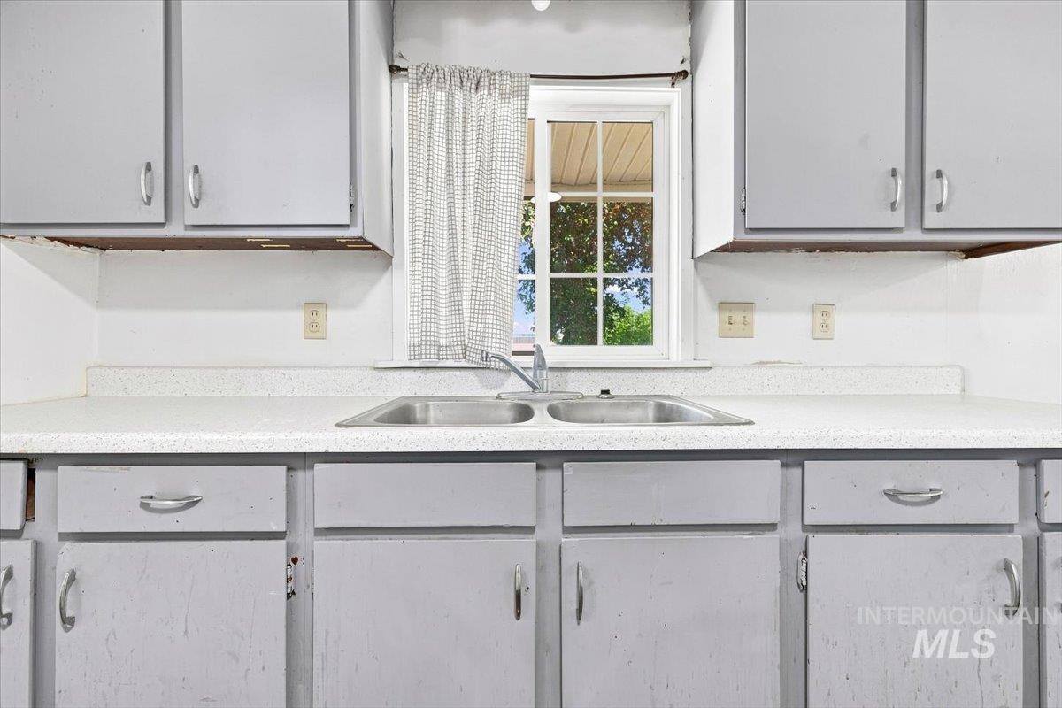 716 N 2nd Ave, Caldwell, Idaho 83605, 2 Bedrooms, 1 Bathroom, Residential For Sale, Price $185,000, 98998030