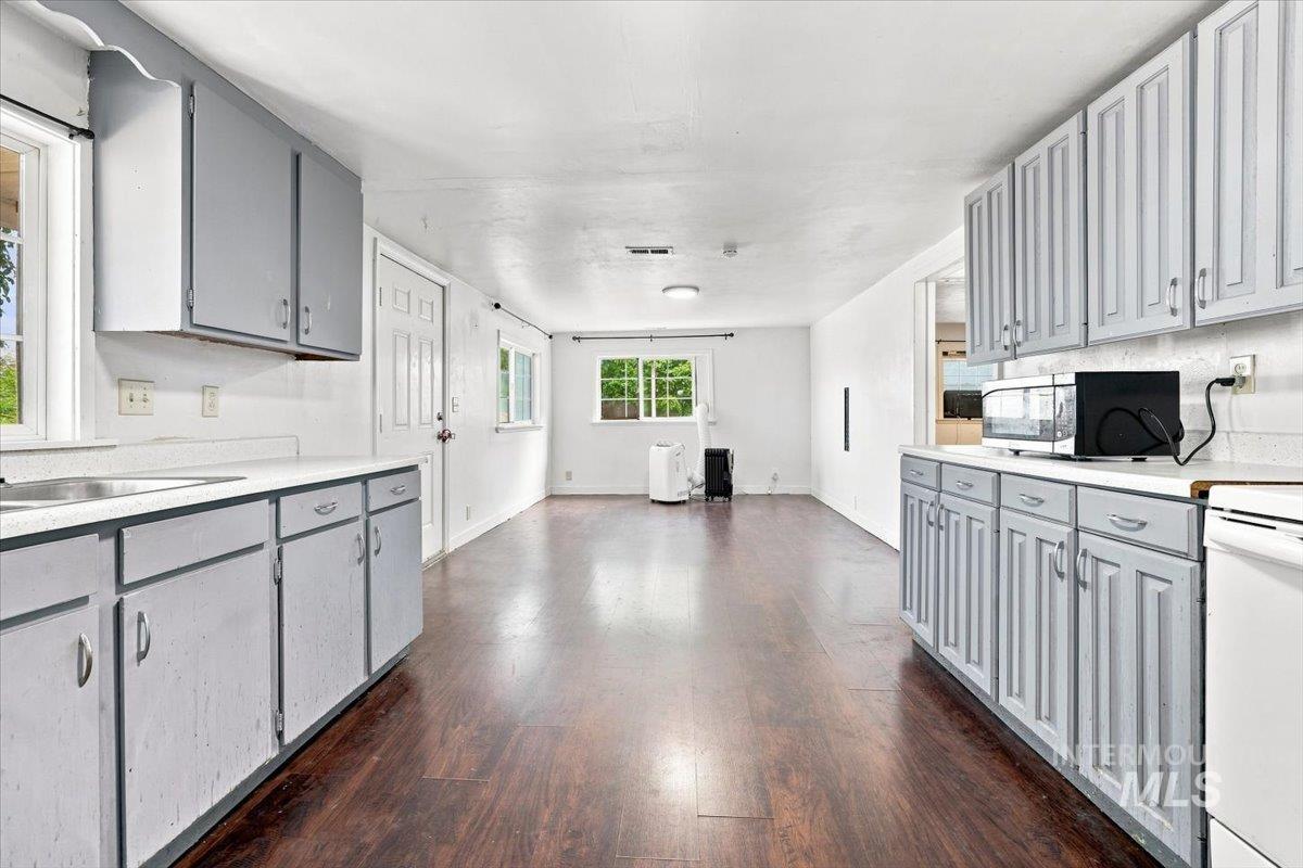 716 N 2nd Ave, Caldwell, Idaho 83605, 2 Bedrooms, 1 Bathroom, Residential For Sale, Price $185,000, 98998030