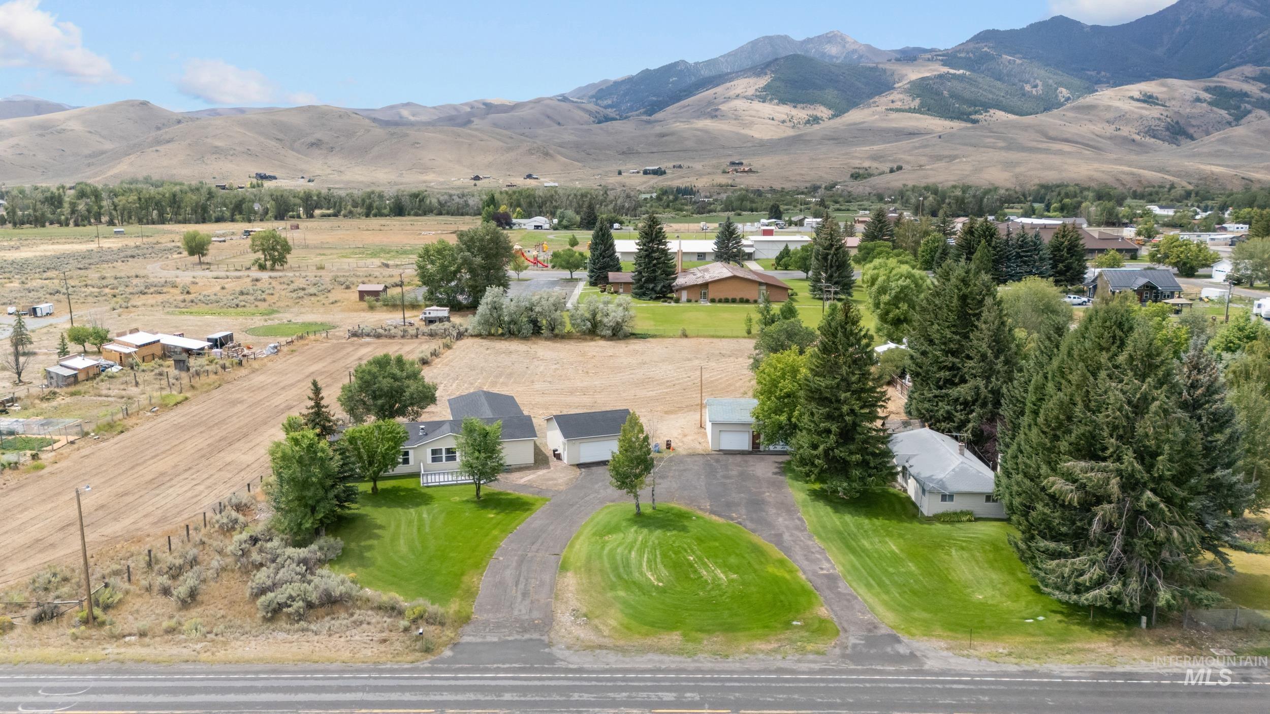 410 E Custer St, Mackay, Idaho 83251, 3 Bedrooms, 2 Bathrooms, Residential For Sale, Price $449,000,MLS 98998037