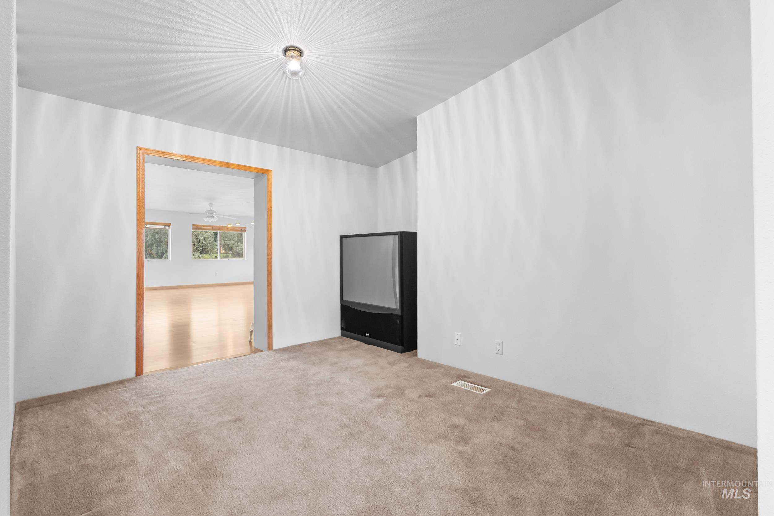 410 E Custer St, Mackay, Idaho 83251, 3 Bedrooms, 2 Bathrooms, Residential For Sale, Price $449,000,MLS 98998037