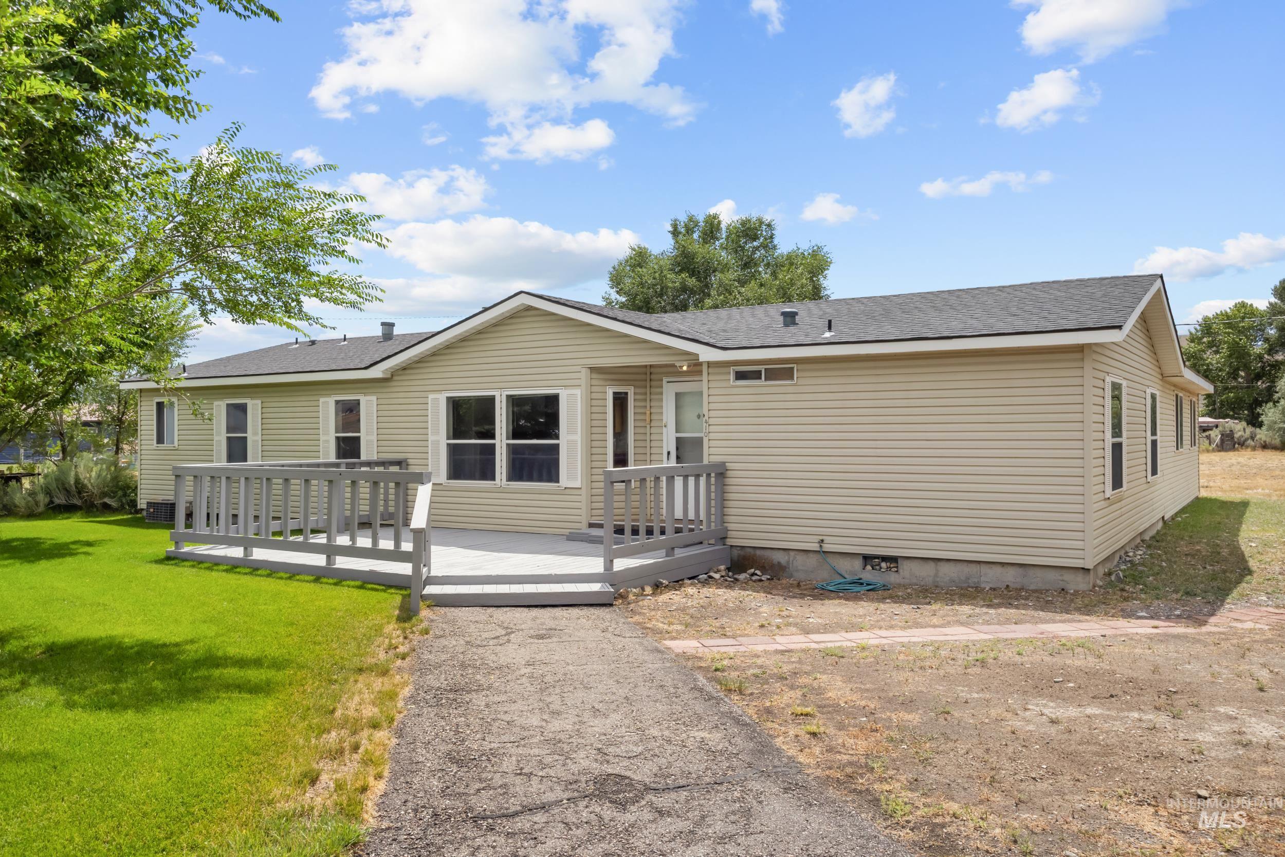 410 E Custer St, Mackay, Idaho 83251, 3 Bedrooms, 2 Bathrooms, Residential For Sale, Price $449,000,MLS 98998037