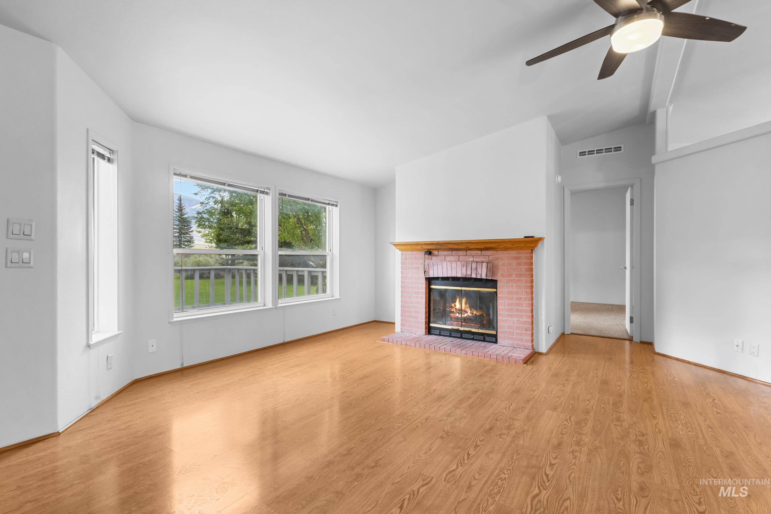 410 E Custer St, Mackay, Idaho 83251, 3 Bedrooms, 2 Bathrooms, Residential For Sale, Price $449,000,MLS 98998037