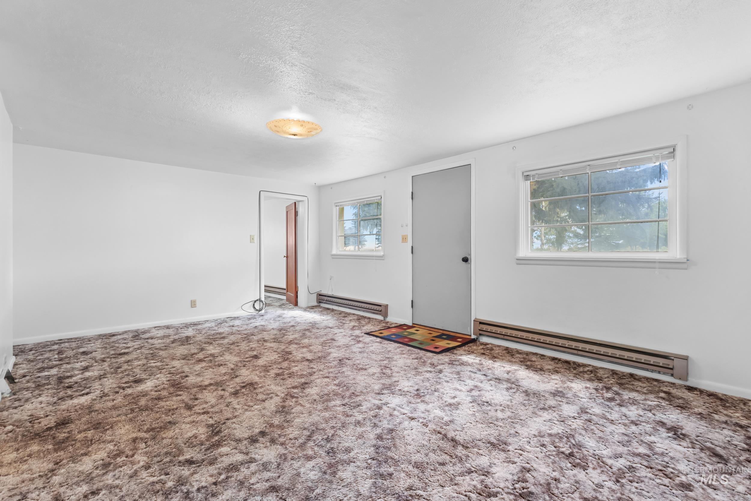 410 E Custer St, Mackay, Idaho 83251, 3 Bedrooms, 2 Bathrooms, Residential For Sale, Price $449,000,MLS 98998037
