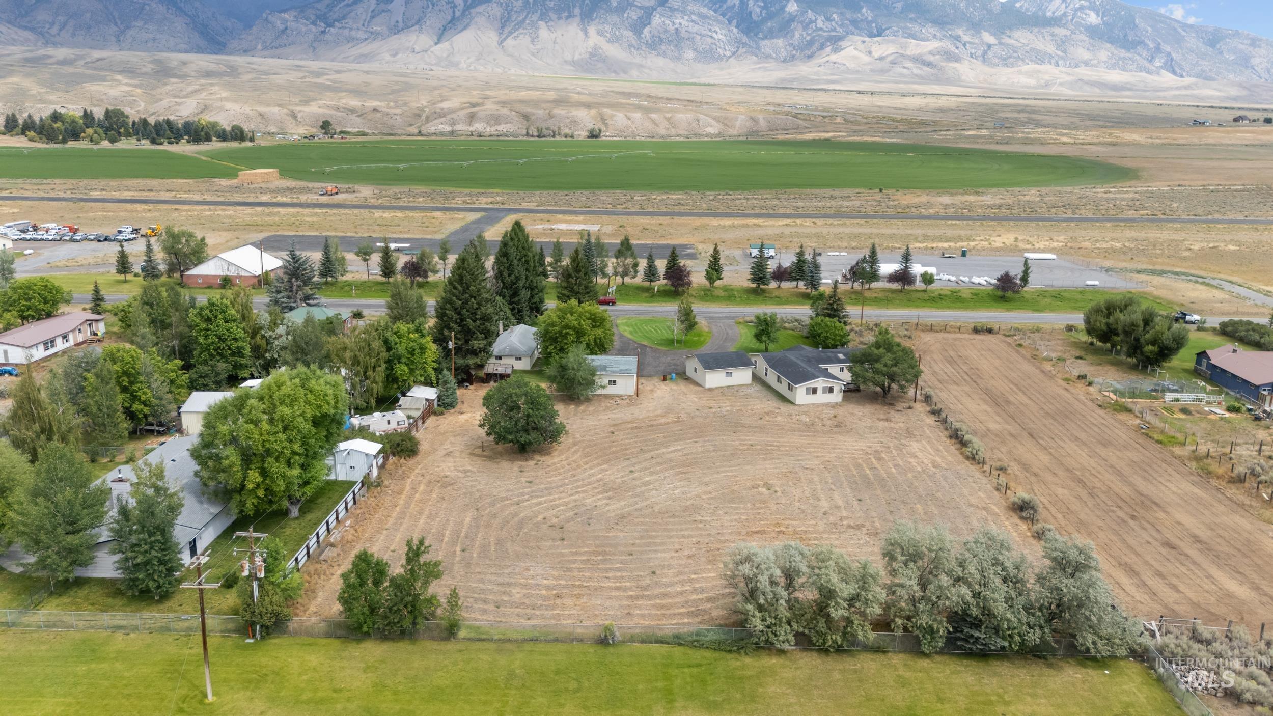 410 E Custer St, Mackay, Idaho 83251, 3 Bedrooms, 2 Bathrooms, Residential For Sale, Price $449,000,MLS 98998037