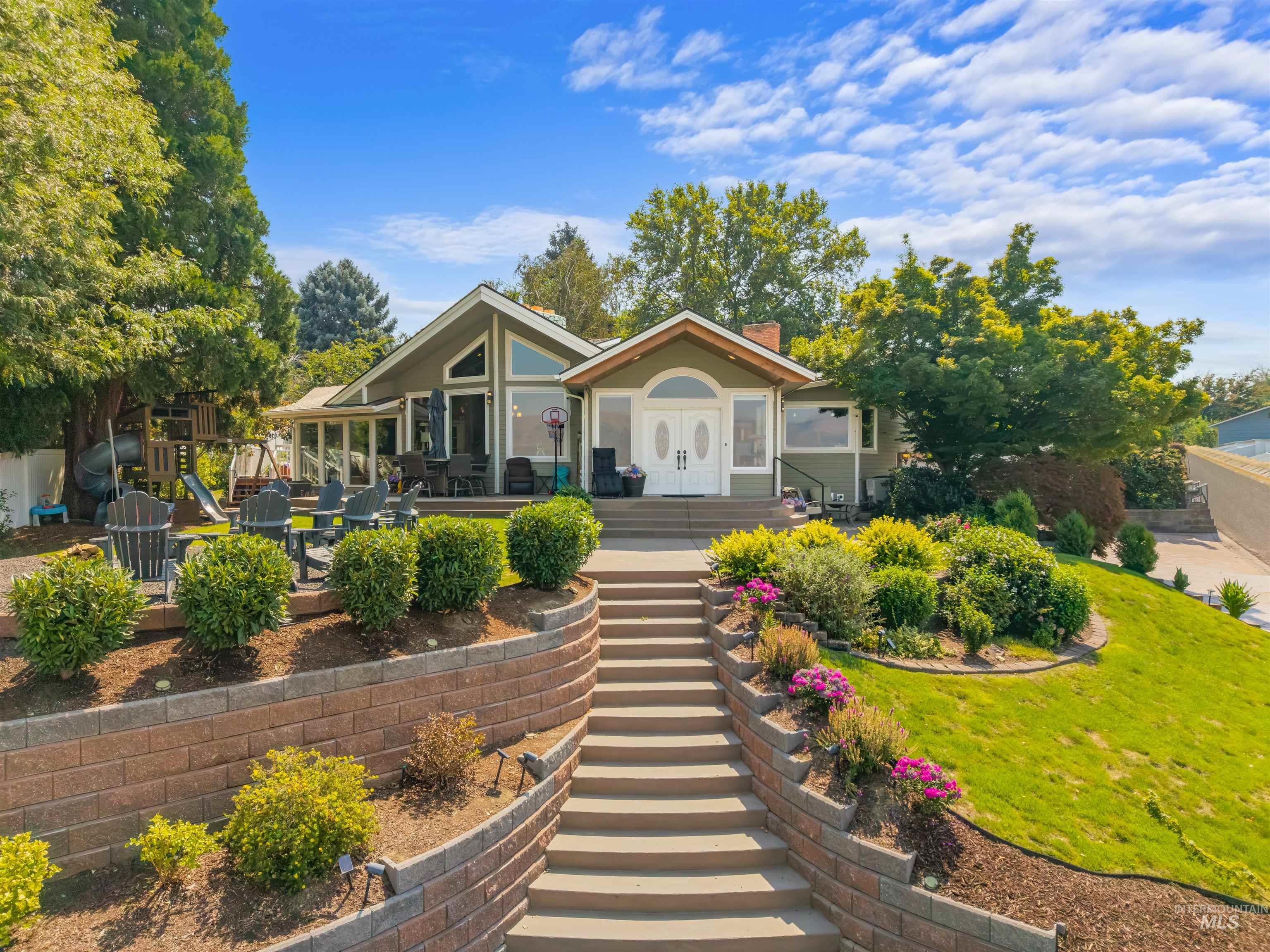 2953 Rivervew Terrace, Lewiston, Idaho 83501, 4 Bedrooms, 4 Bathrooms, Residential For Sale, Price $699,900,MLS 98998038
