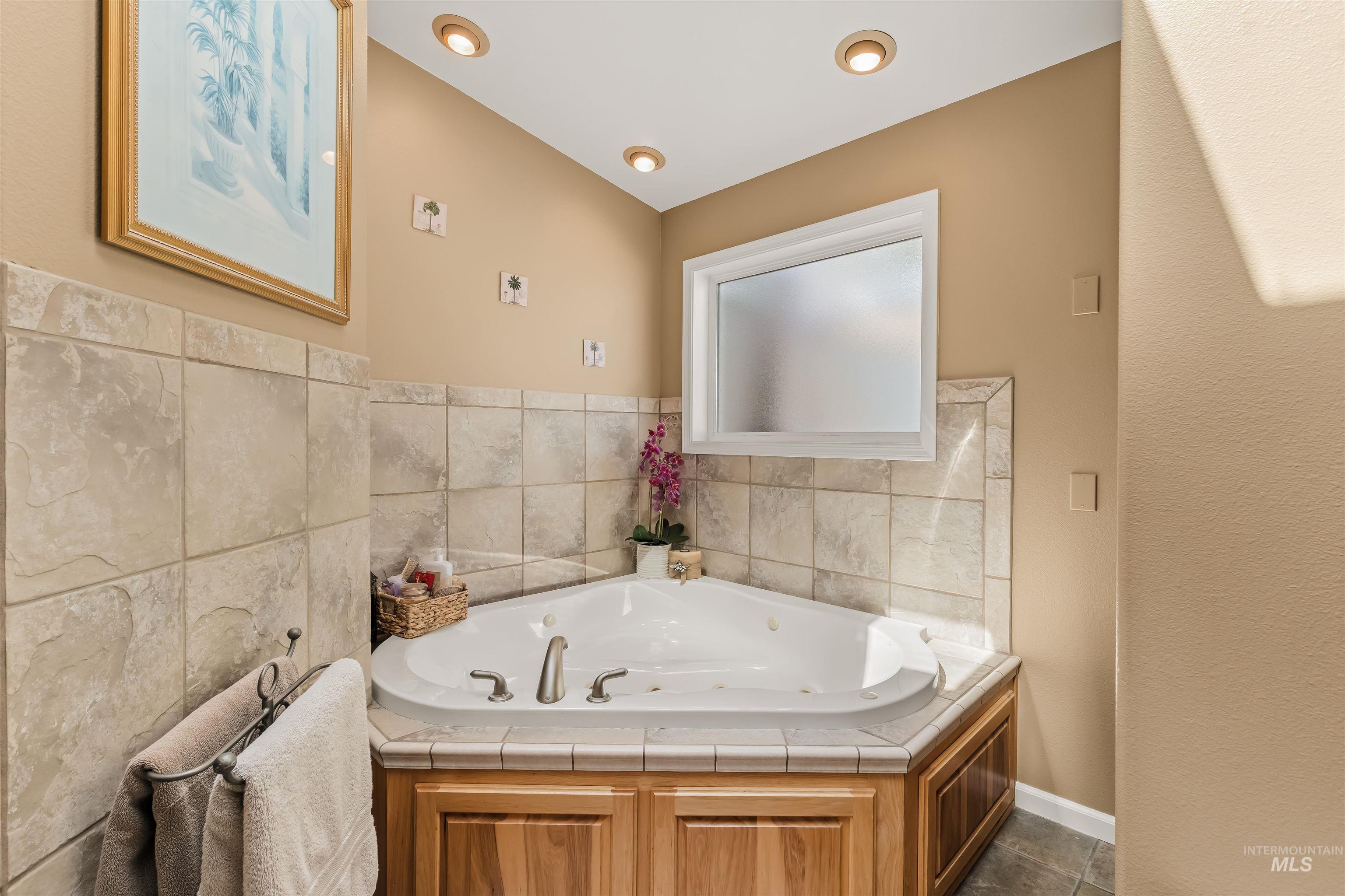 2953 Rivervew Terrace, Lewiston, Idaho 83501, 4 Bedrooms, 4 Bathrooms, Residential For Sale, Price $699,900, 98998038