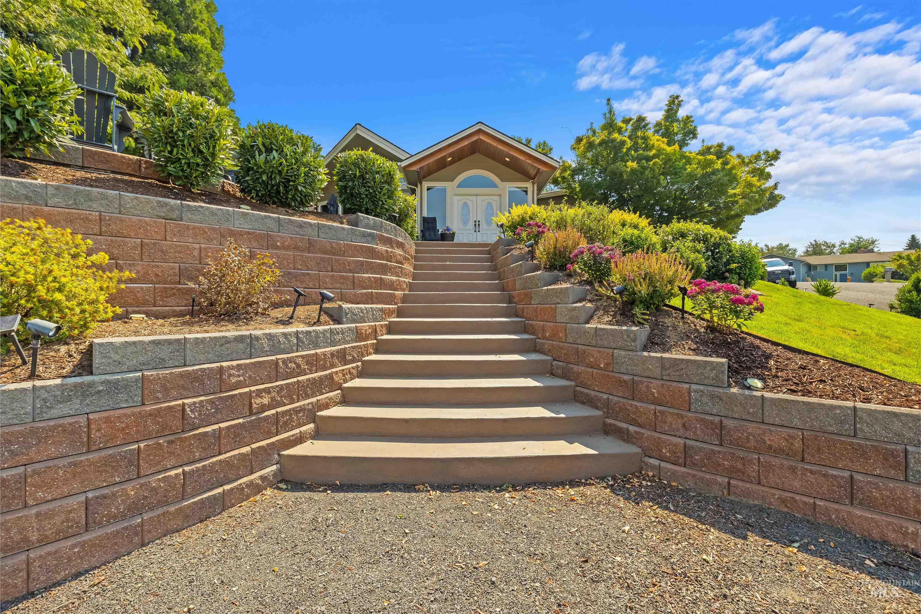 2953 Rivervew Terrace, Lewiston, Idaho 83501, 4 Bedrooms, 4 Bathrooms, Residential For Sale, Price $699,900, 98998038